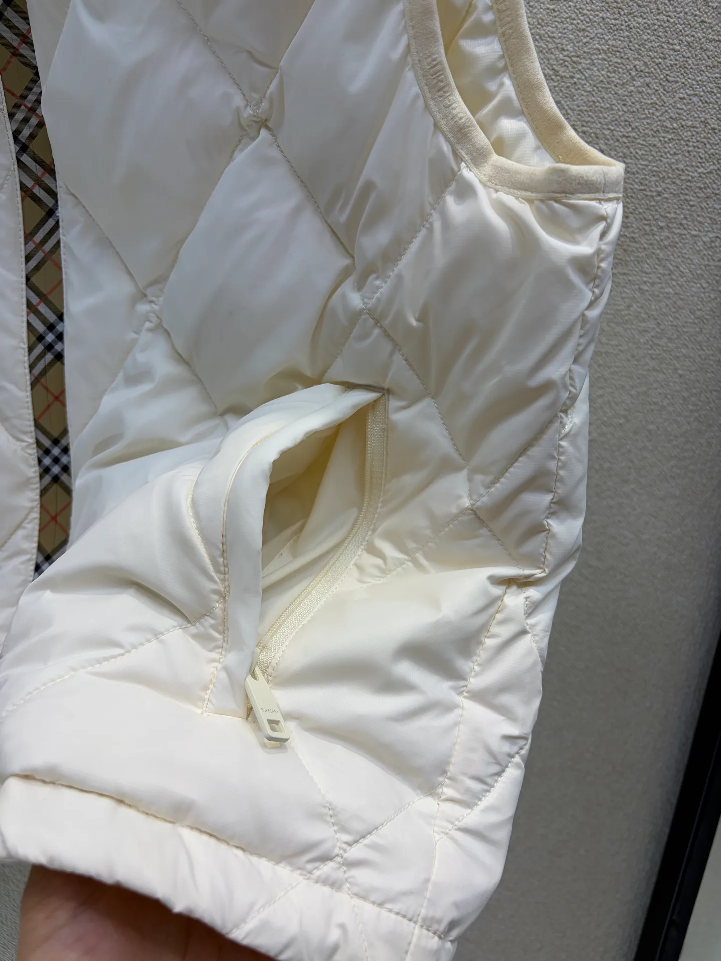 Жилеты Женские Burberry 18506583