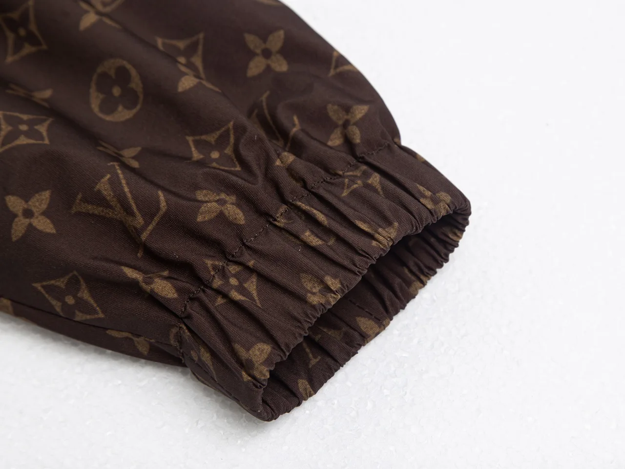 Куртки И Пуховики Женские Louis Vuitton 18825062