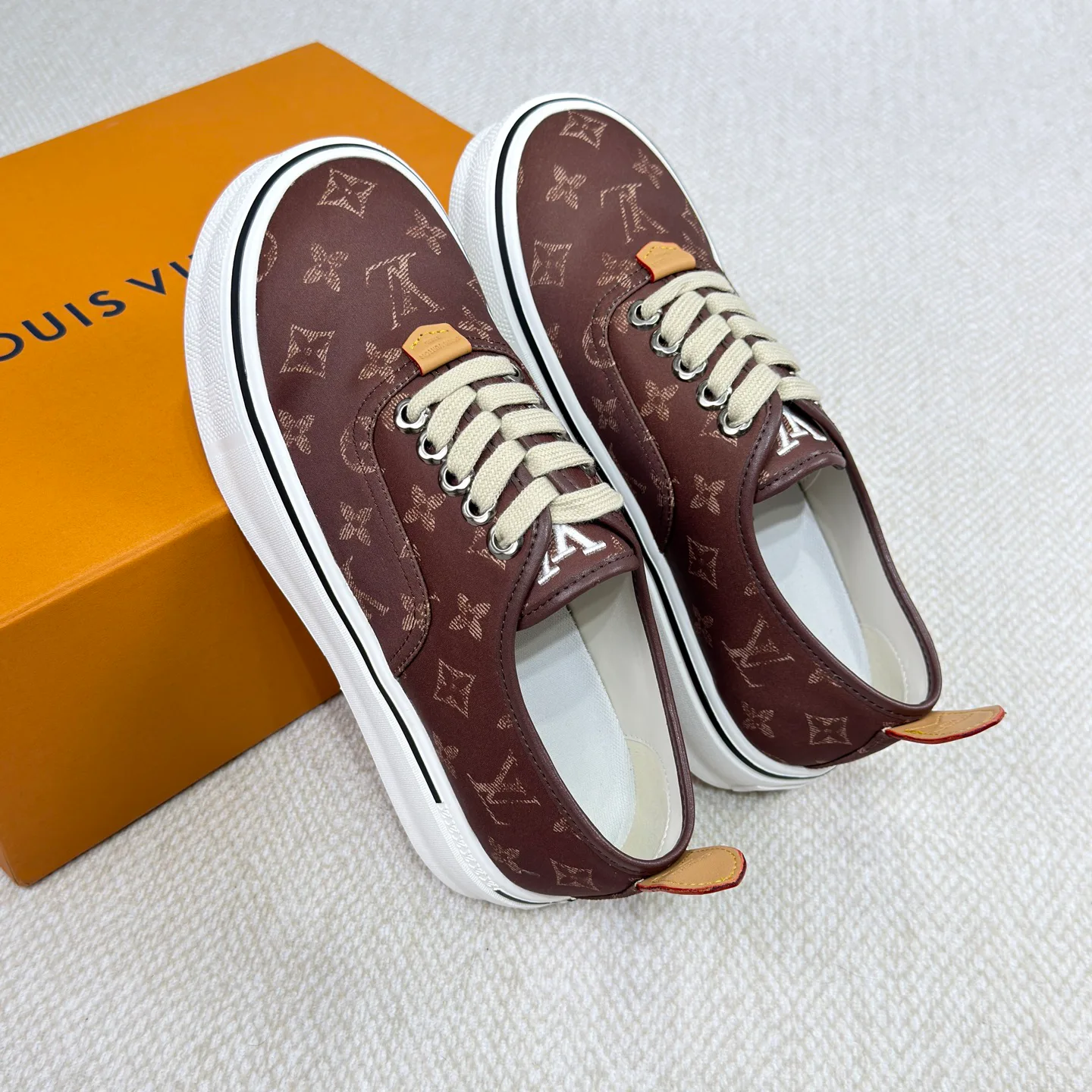 Кроссовки Мужские Louis Vuitton 18365151