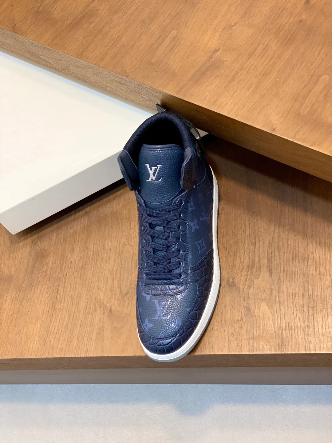 Кроссовки Мужские Louis Vuitton 18265101