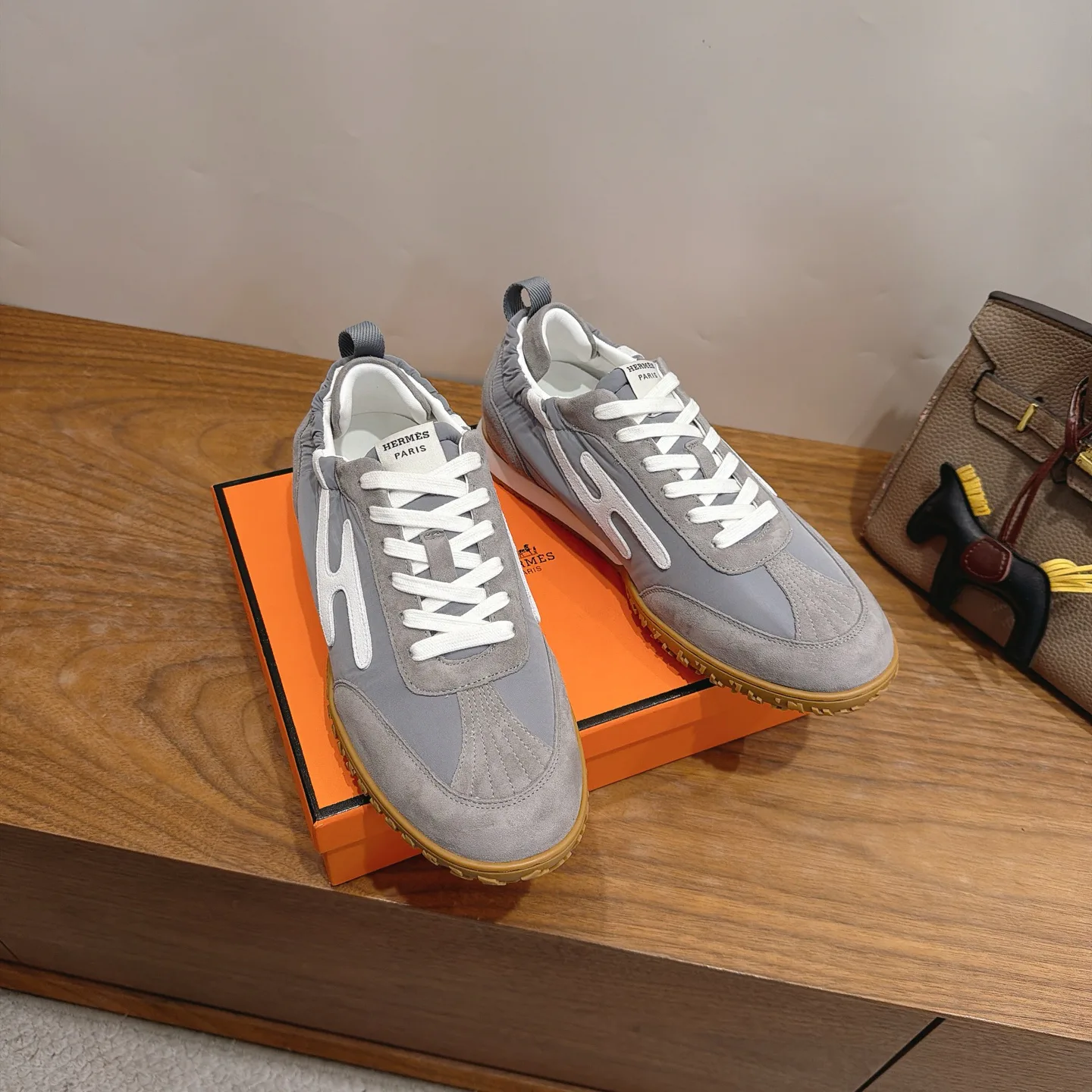 Кроссовки Женские Hermes 18729601