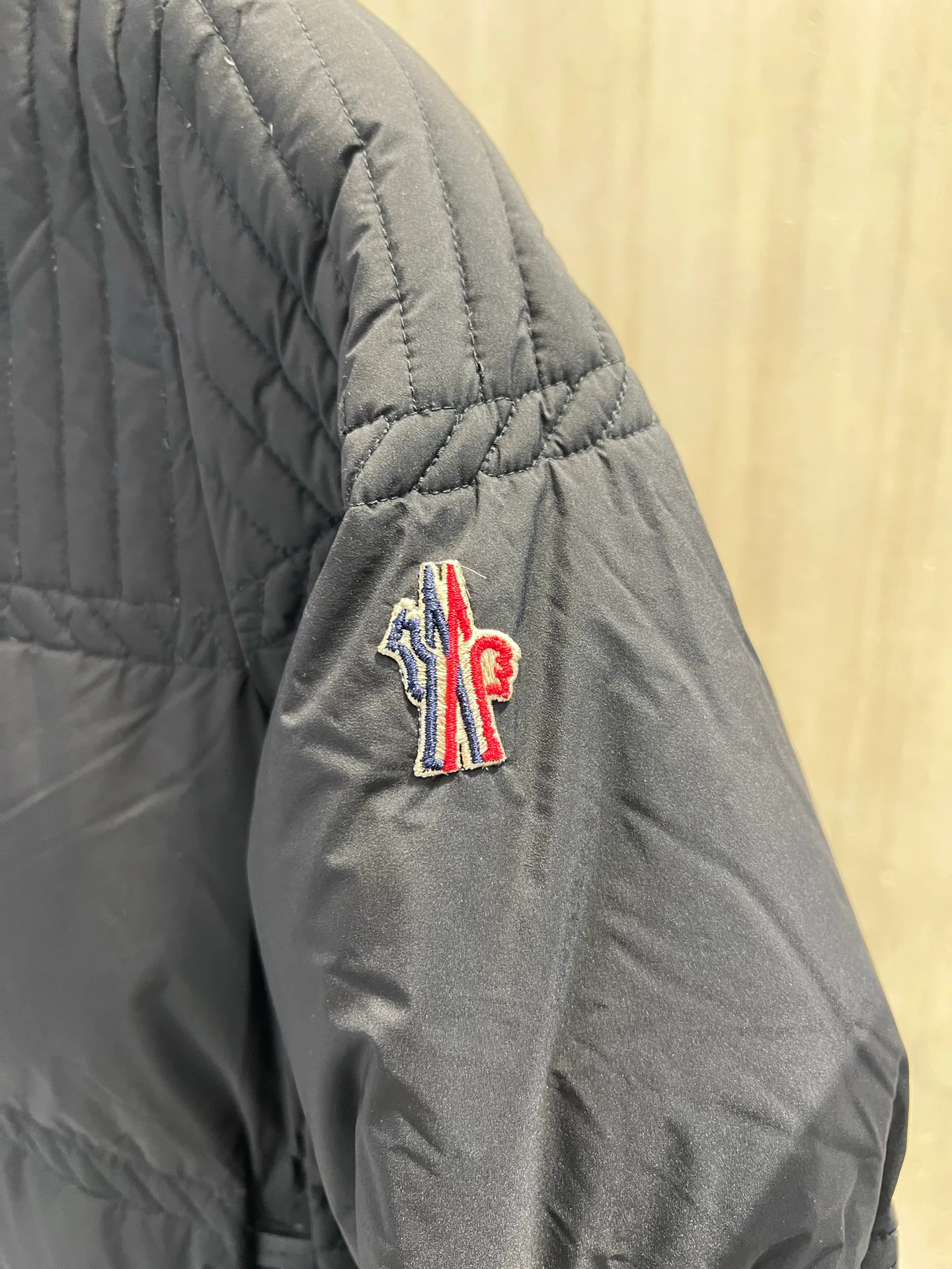 Куртки И Пуховики Мужские Moncler 18231504