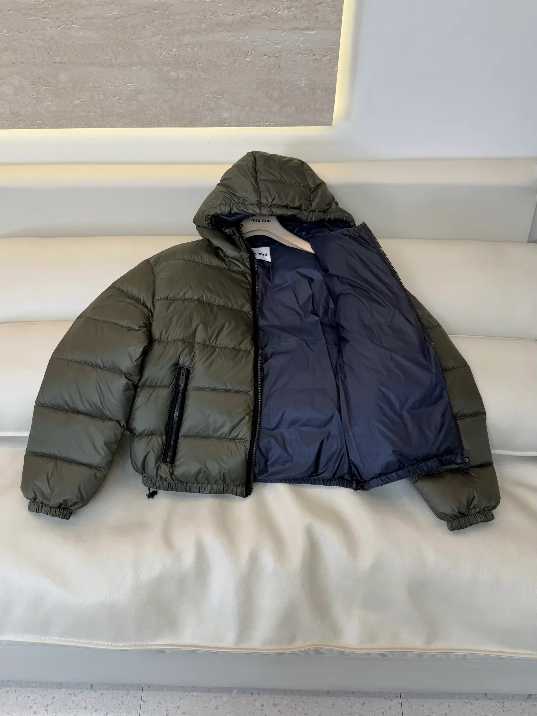 Куртки И Пуховики Женские Miu Miu 18629933