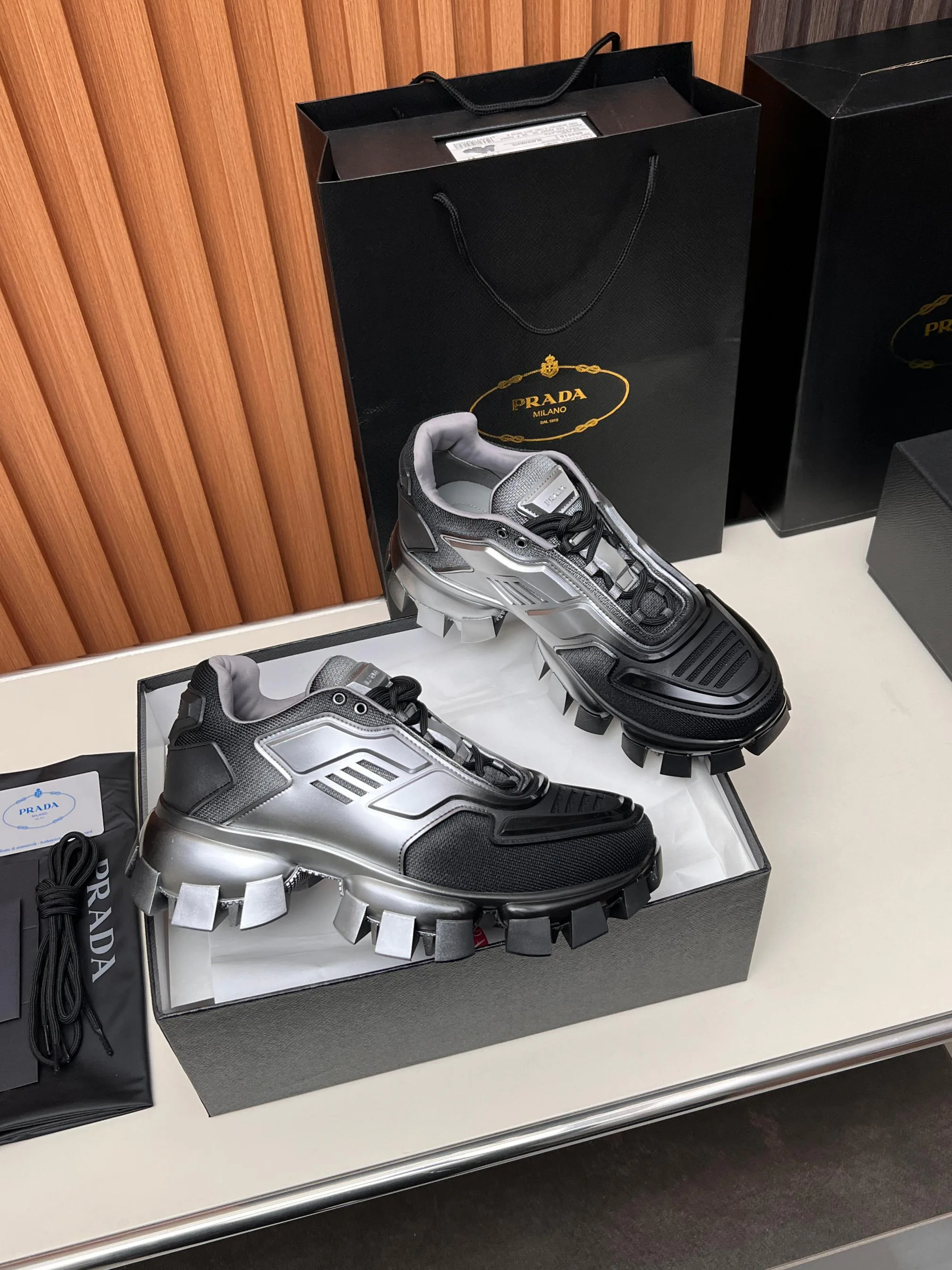 Кроссовки Женские Prada 881669