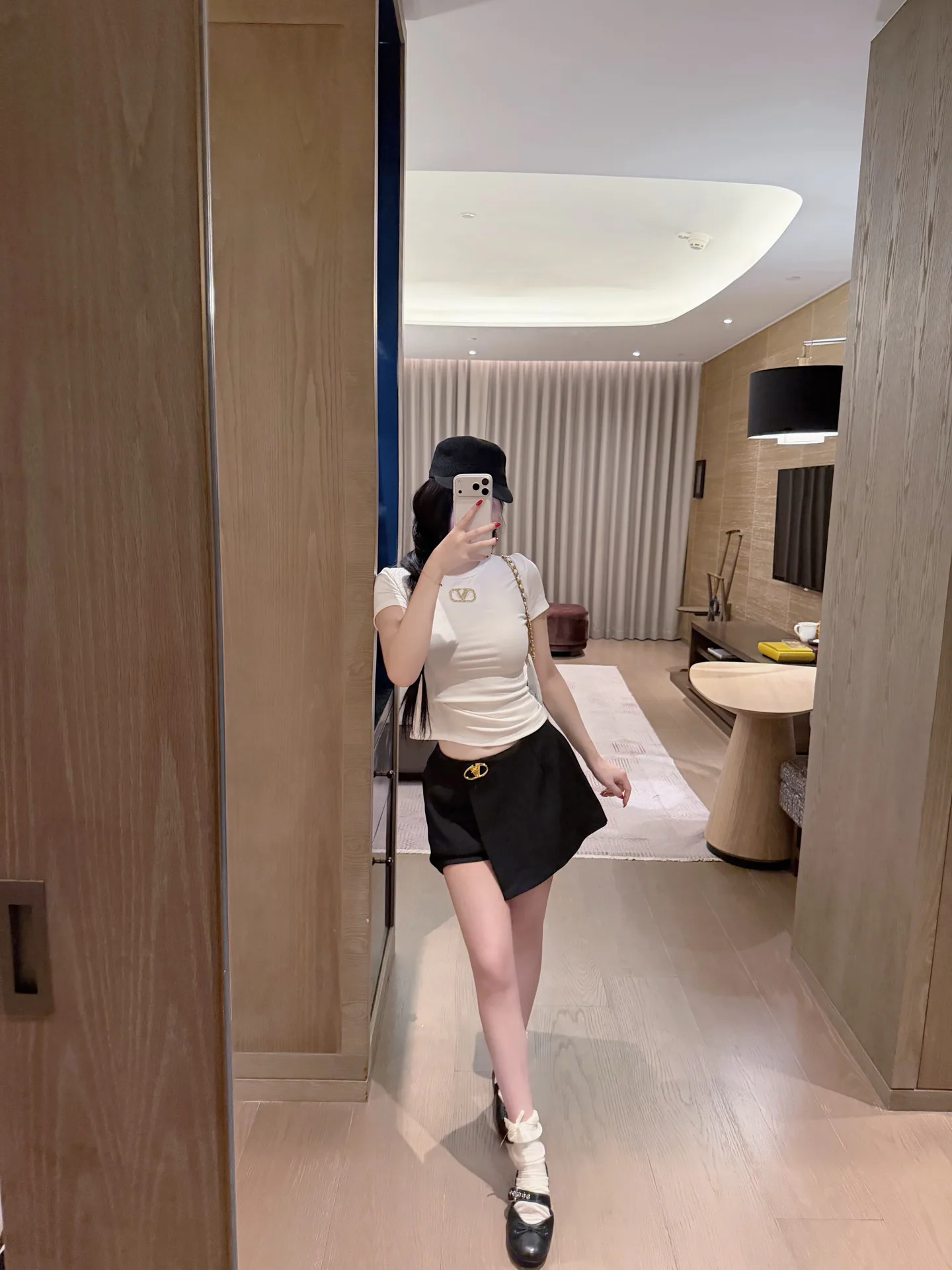 Шорты Женские Valentino 10529053