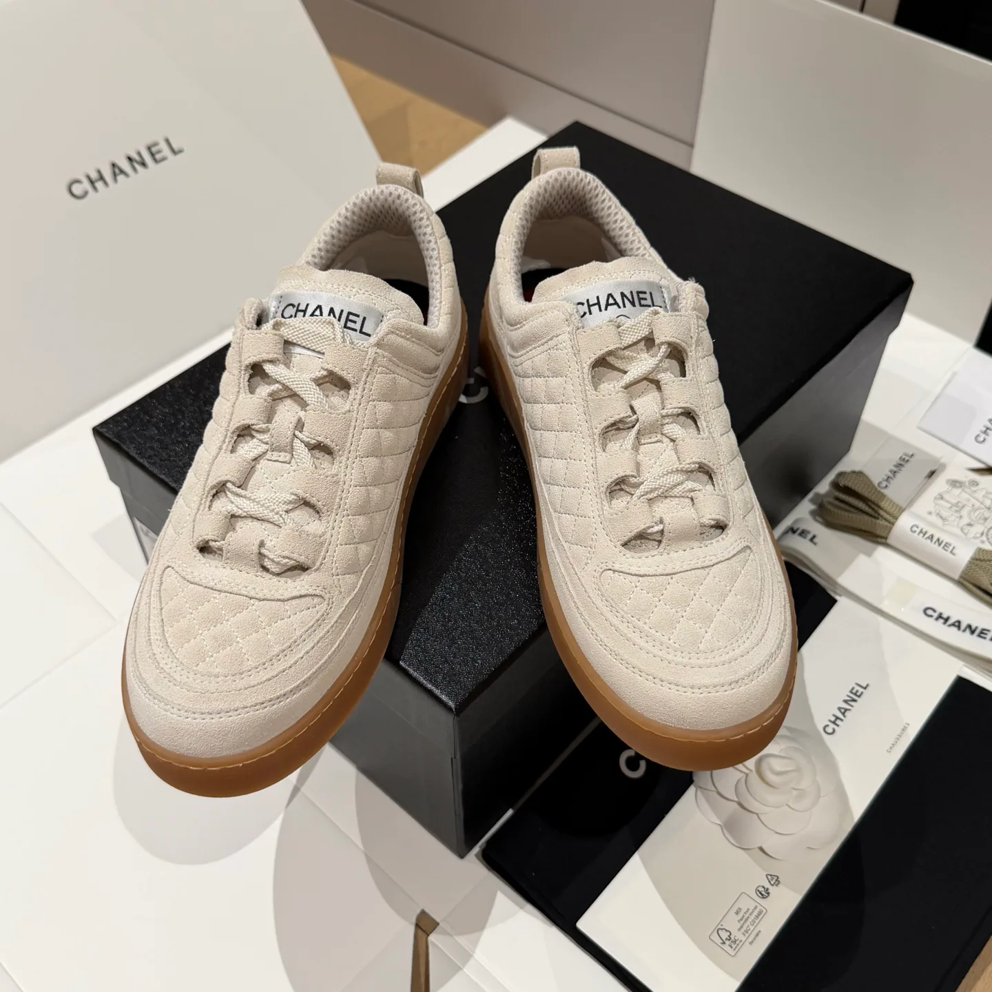 Кроссовки Женские Chanel 18551778