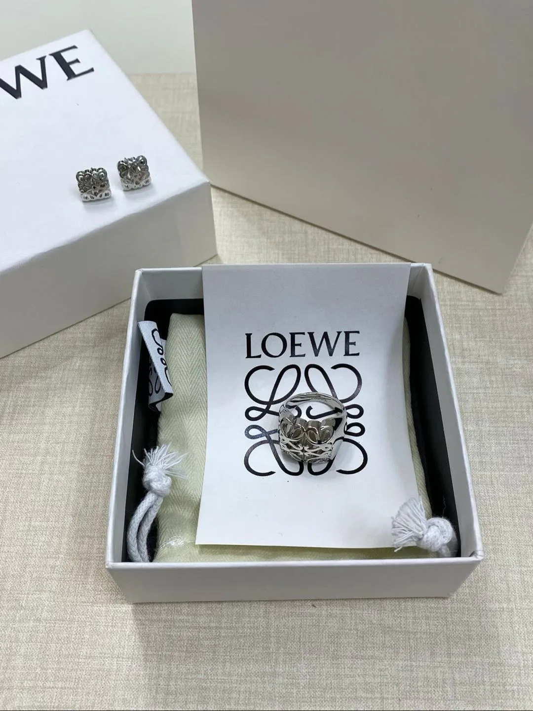 Бижутерия Loewe 1302346