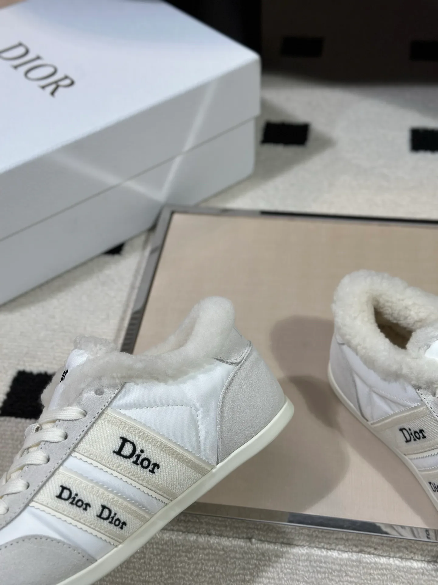 Кроссовки Женские Christian Dior 18366779