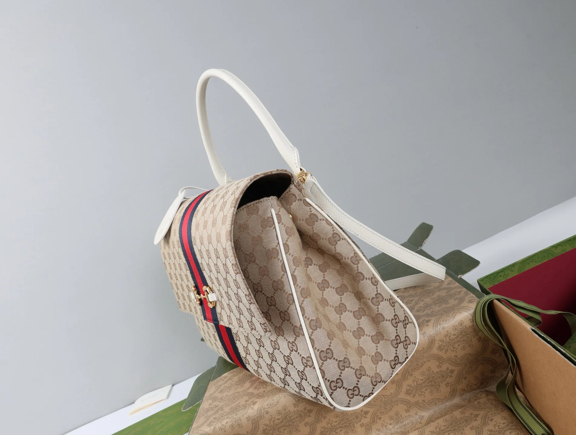 Классические Сумки Женские Gucci 18250578