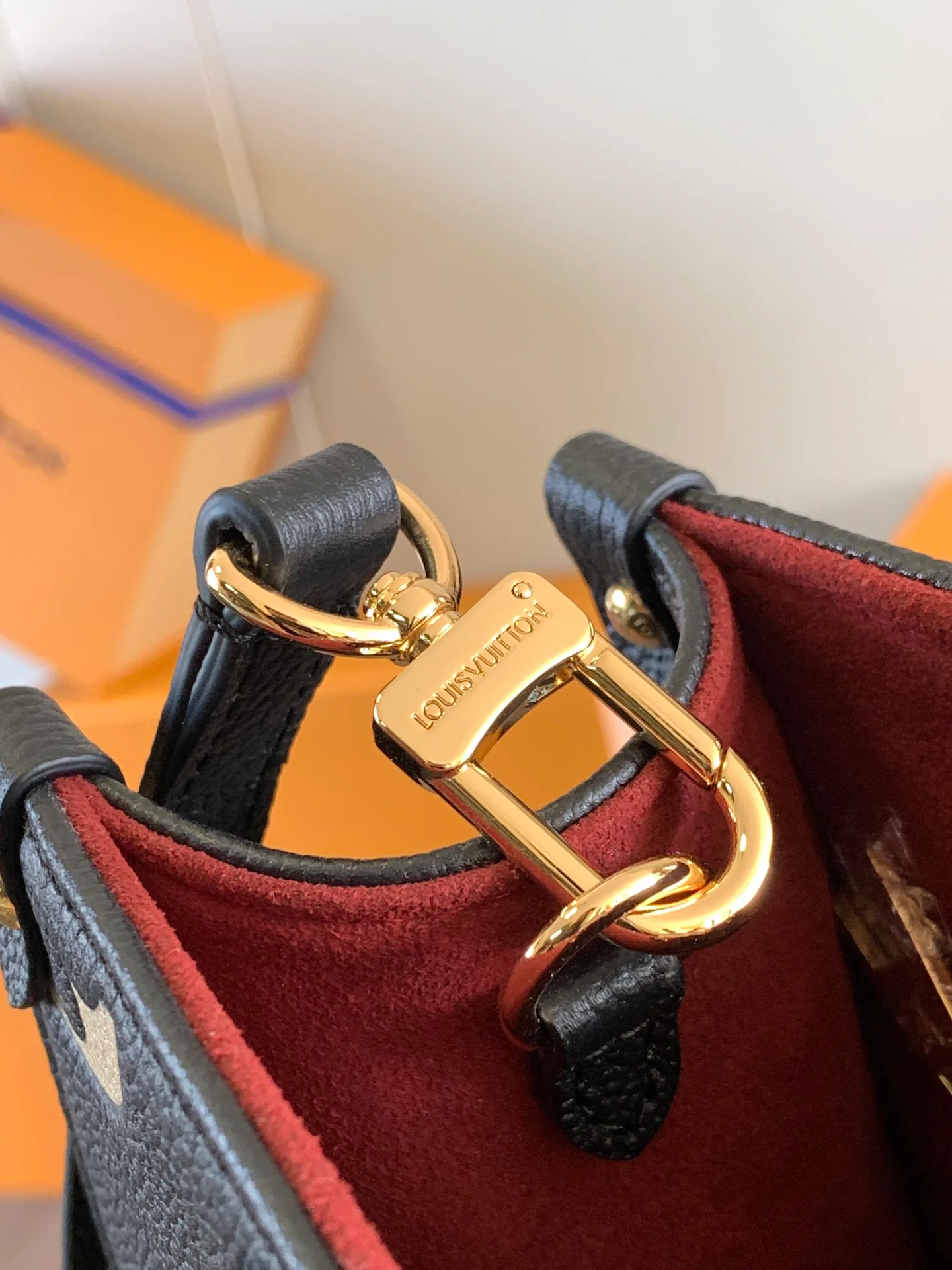 Классические Сумки Женские Louis Vuitton 18148124