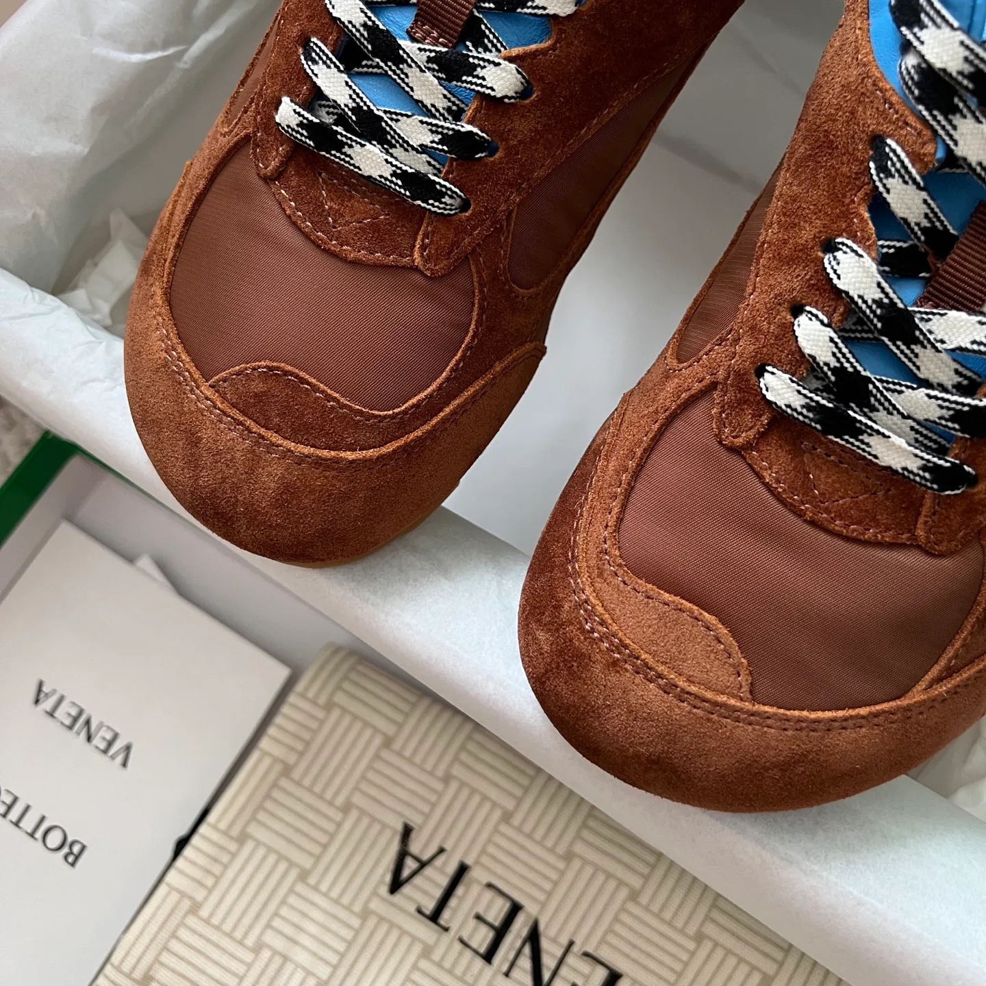 Кроссовки Женские Bottega Veneta 11565916