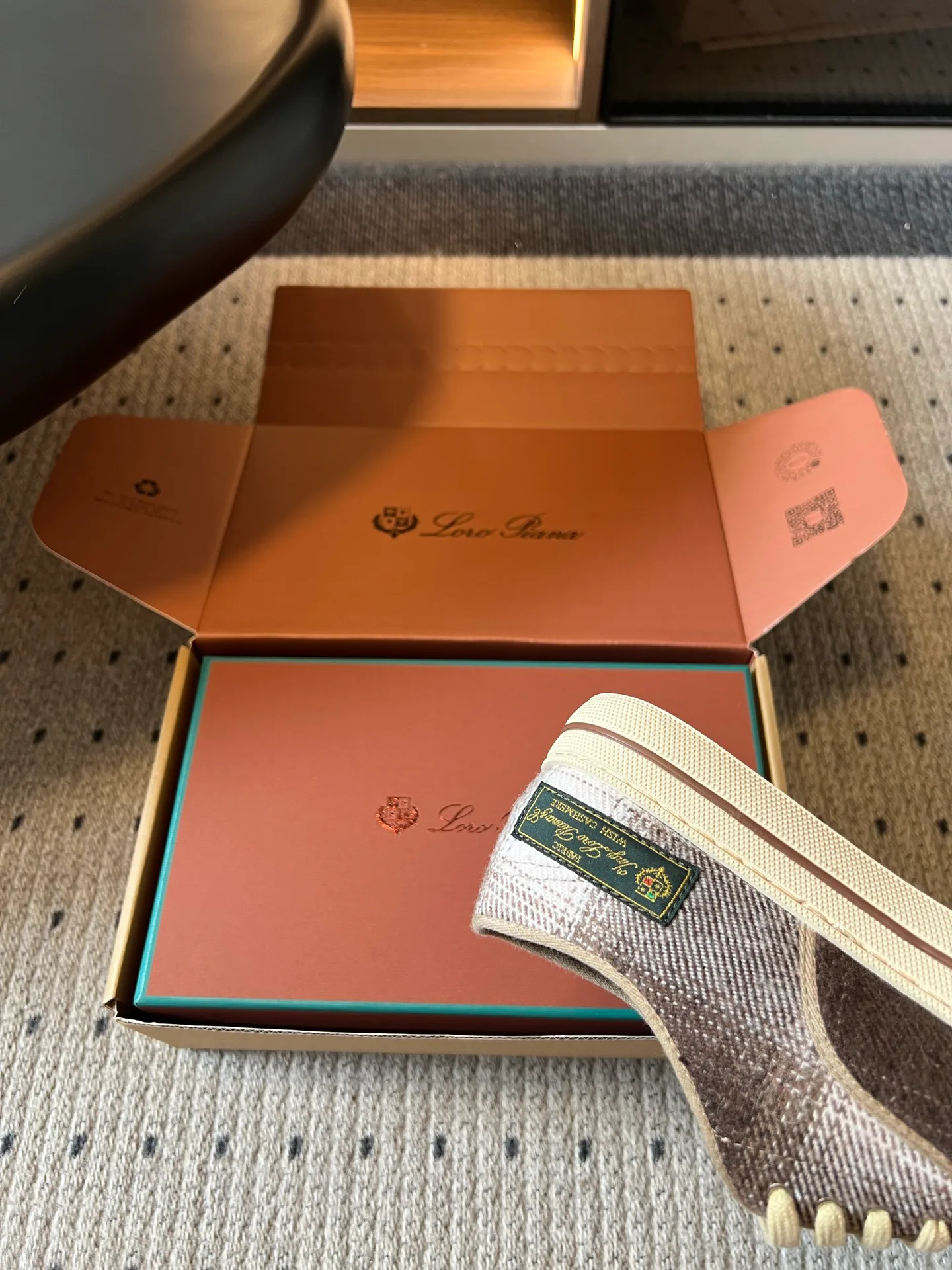 Кроссовки Женские Loro Piana 17942680