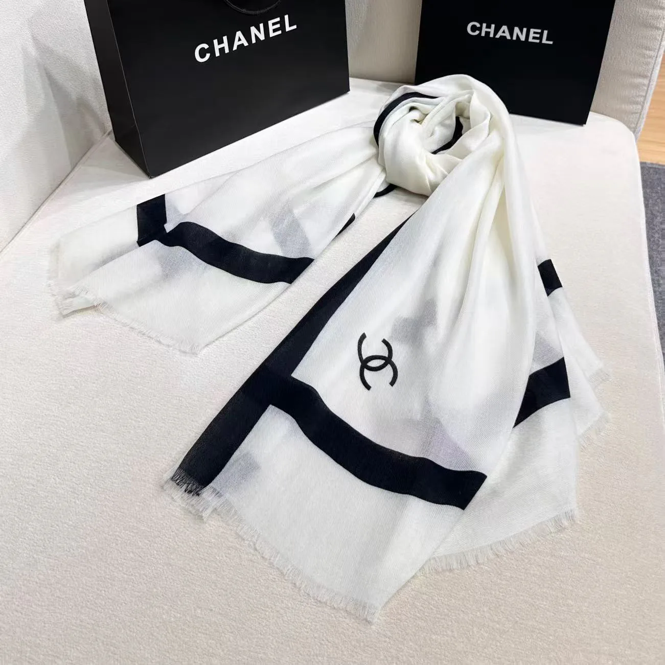 Шарфы Chanel 18571921