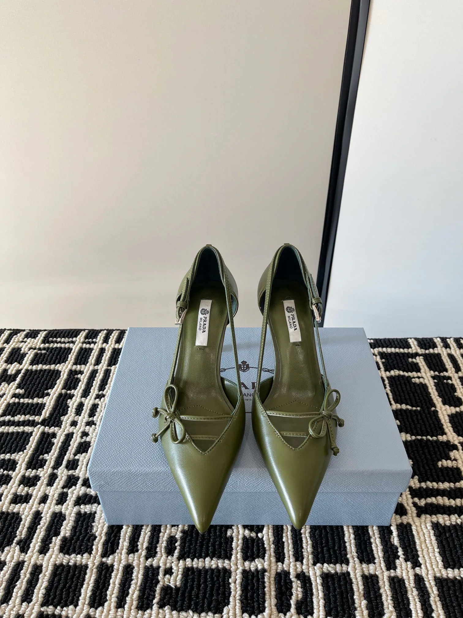 Туфли Женские Prada 11162934