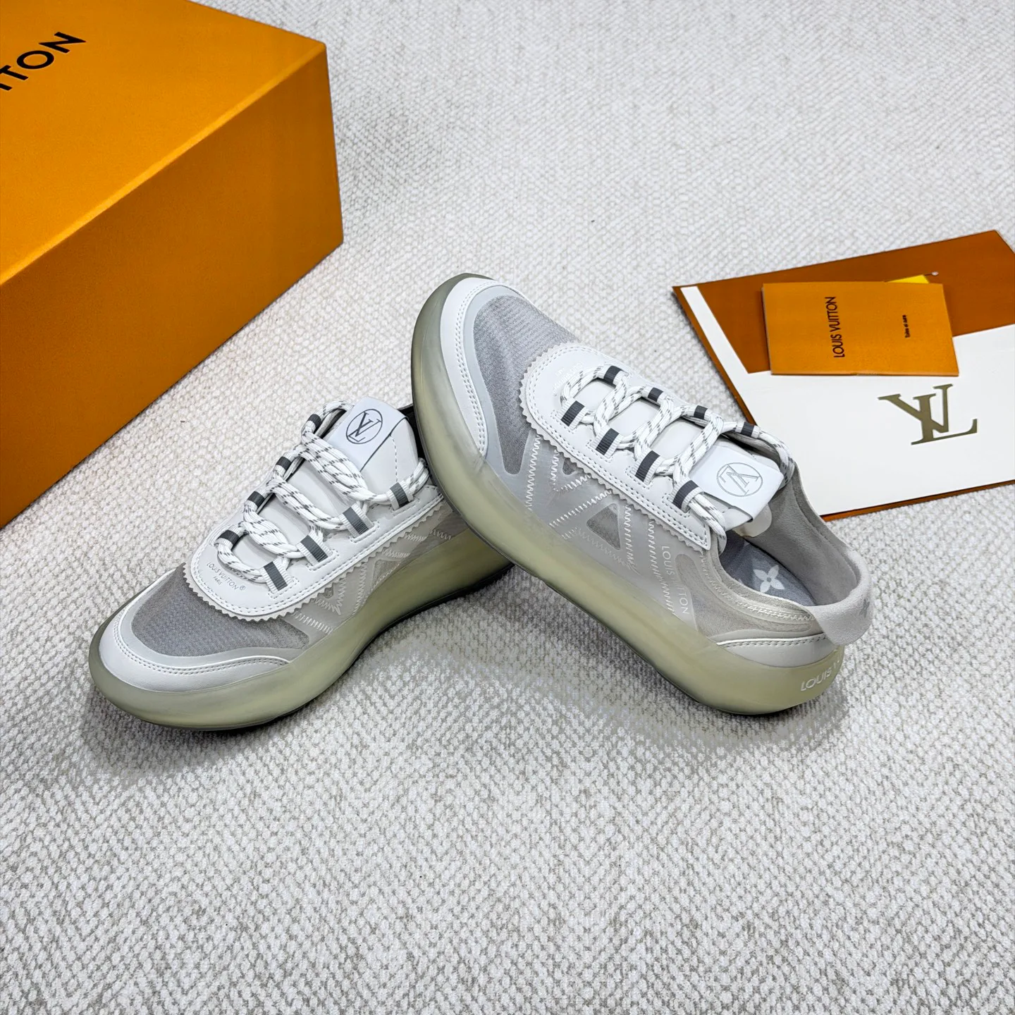 Кроссовки Женские Louis Vuitton 18265147