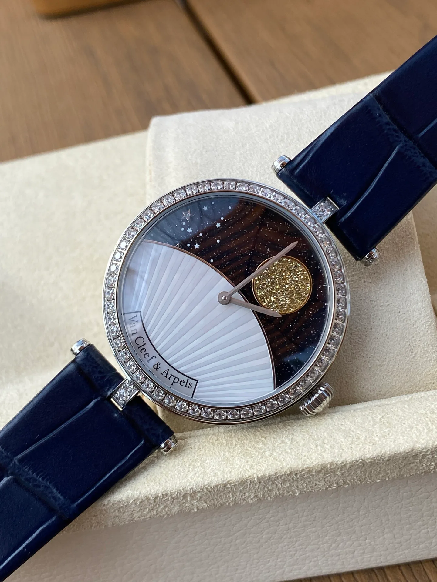 Часы Женские Van Cleef & Arpels 5047918