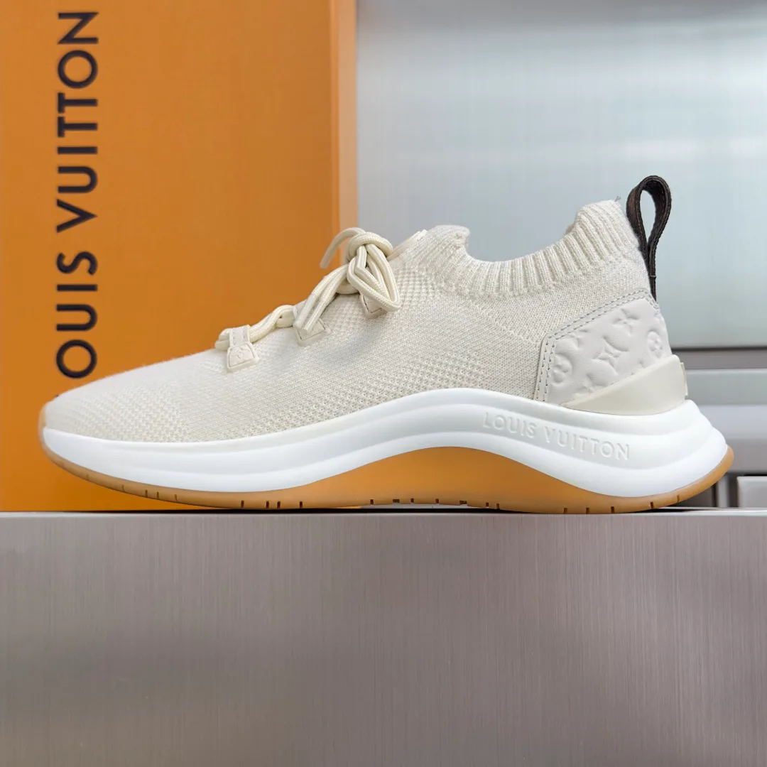 Кроссовки Женские Louis Vuitton 17950526