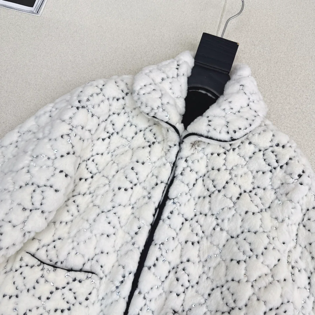 Куртки И Пуховики Женские Chanel 390542