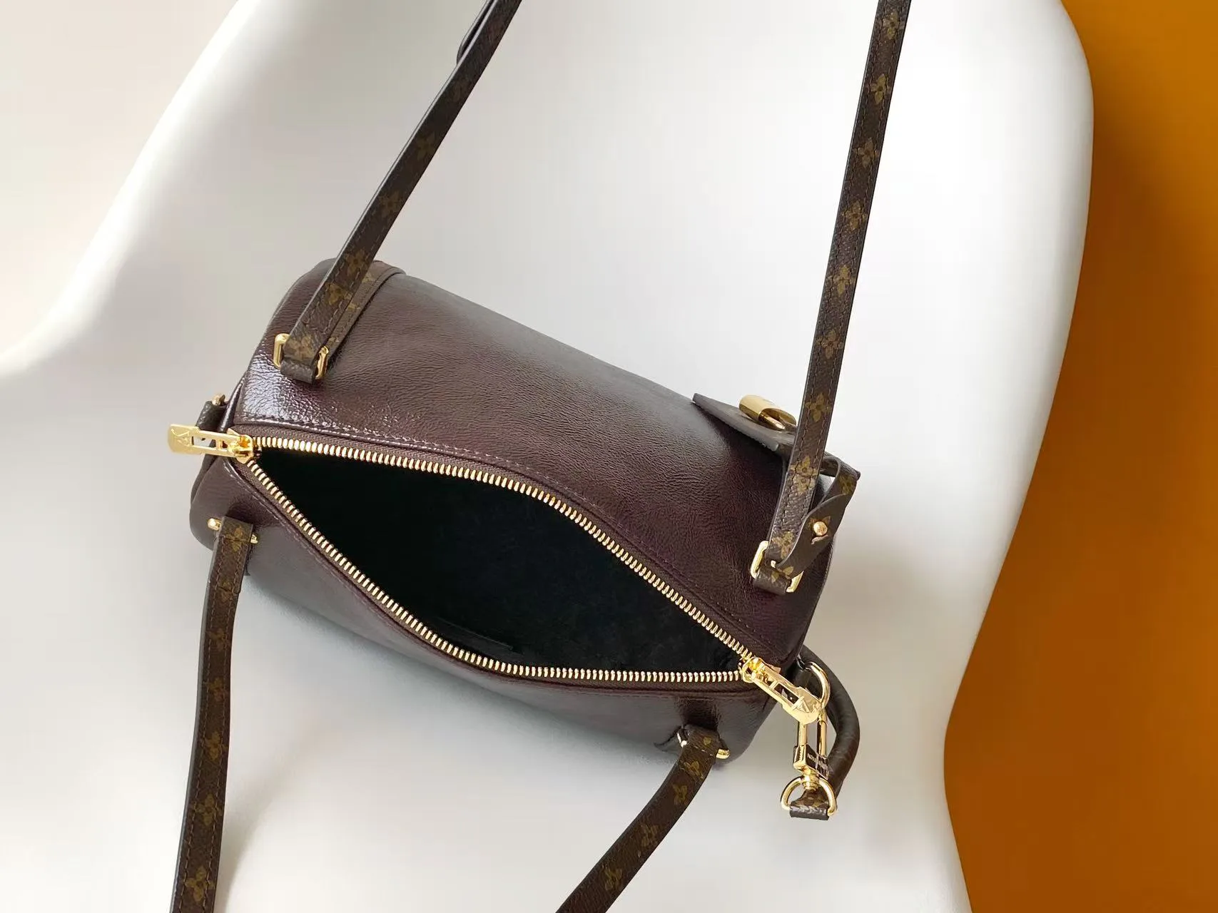 Классические Сумки Женские Louis Vuitton 17813548