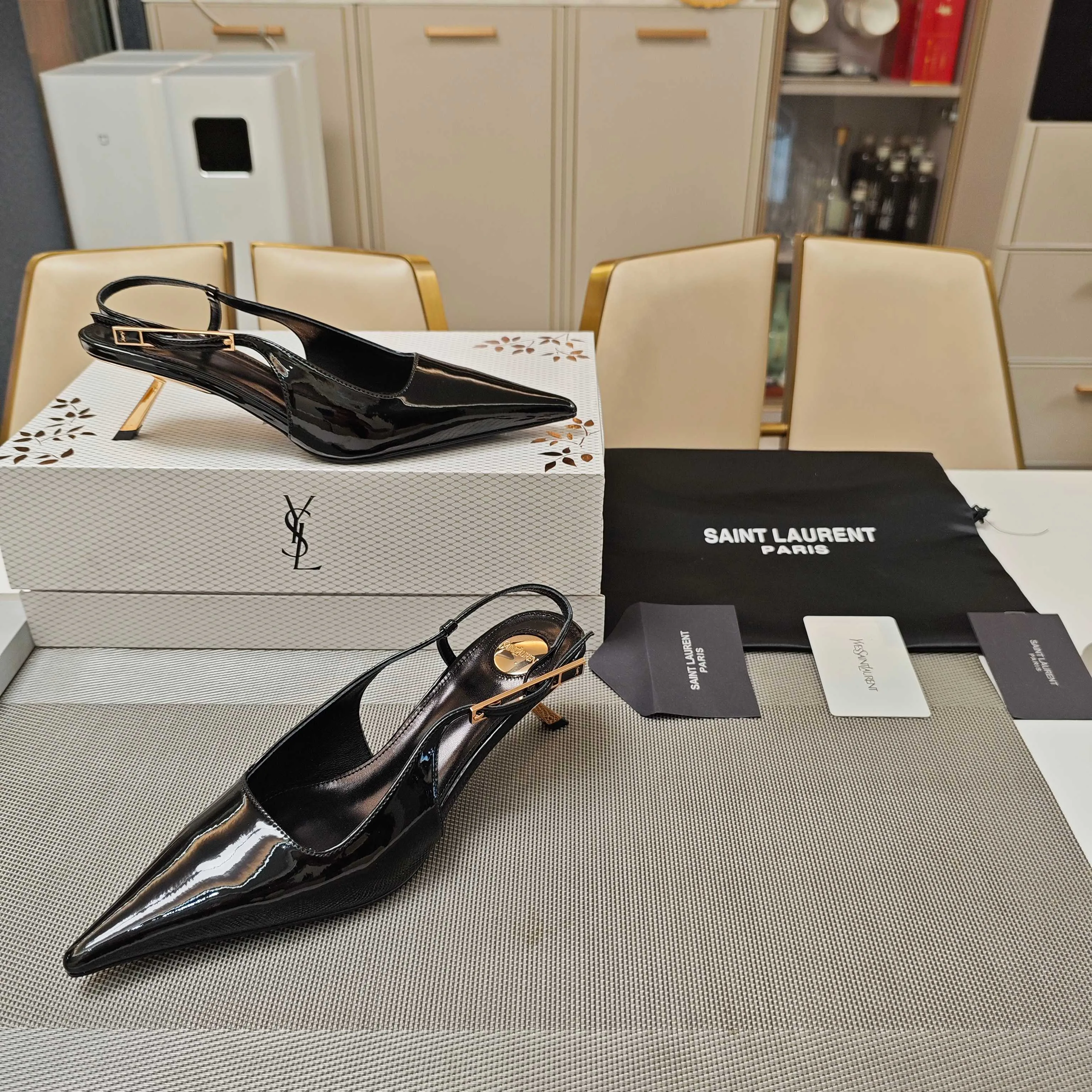 Босоножки Женские Saint Laurent 11705736