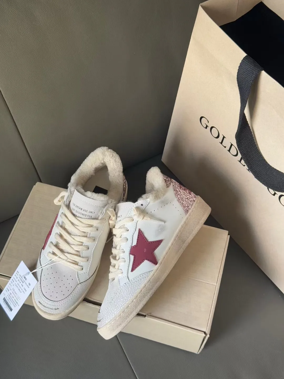 Кроссовки Женские Golden Goose 19501075