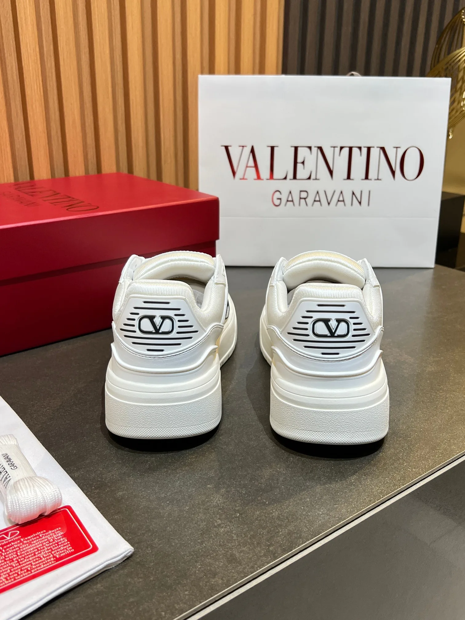 Кроссовки Женские Valentino 11575955