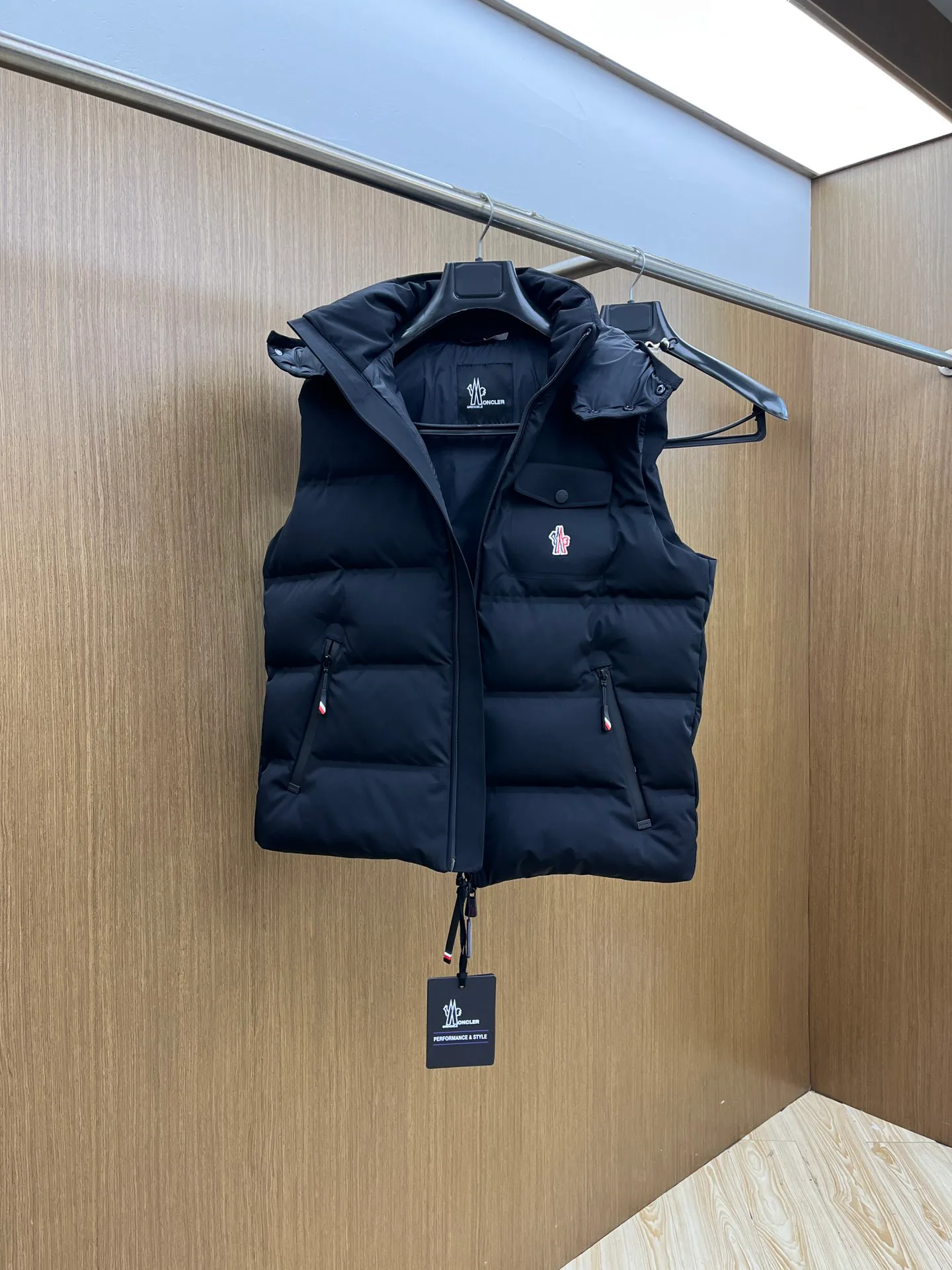 Куртки И Пуховики Мужские Moncler 18194606