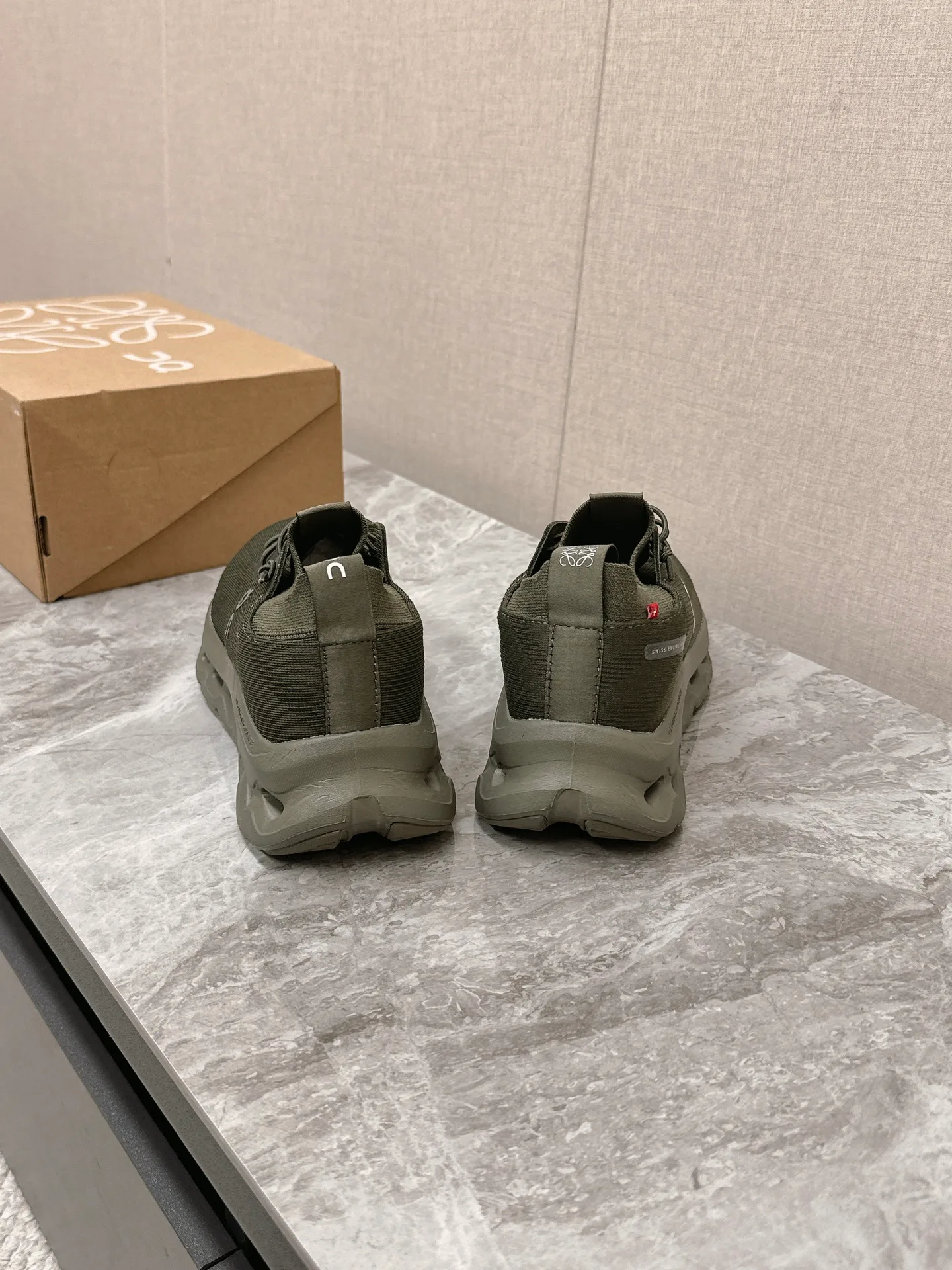 Кроссовки Женские Loewe 22137