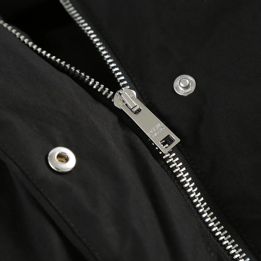 Куртки И Пуховики Женские Prada 17907686