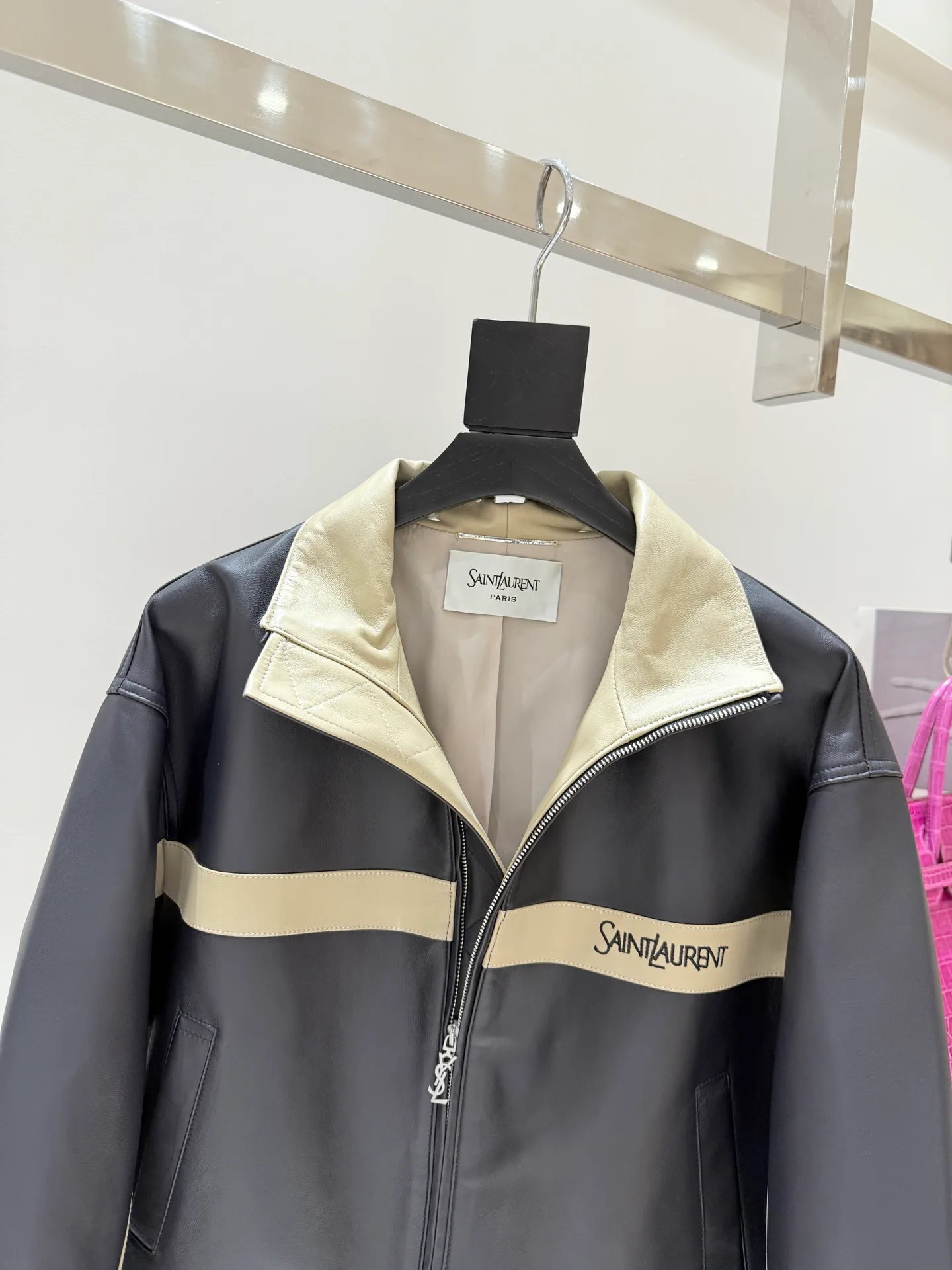 Кожаные Куртки И Дублёнки Женские Saint Laurent 18083033