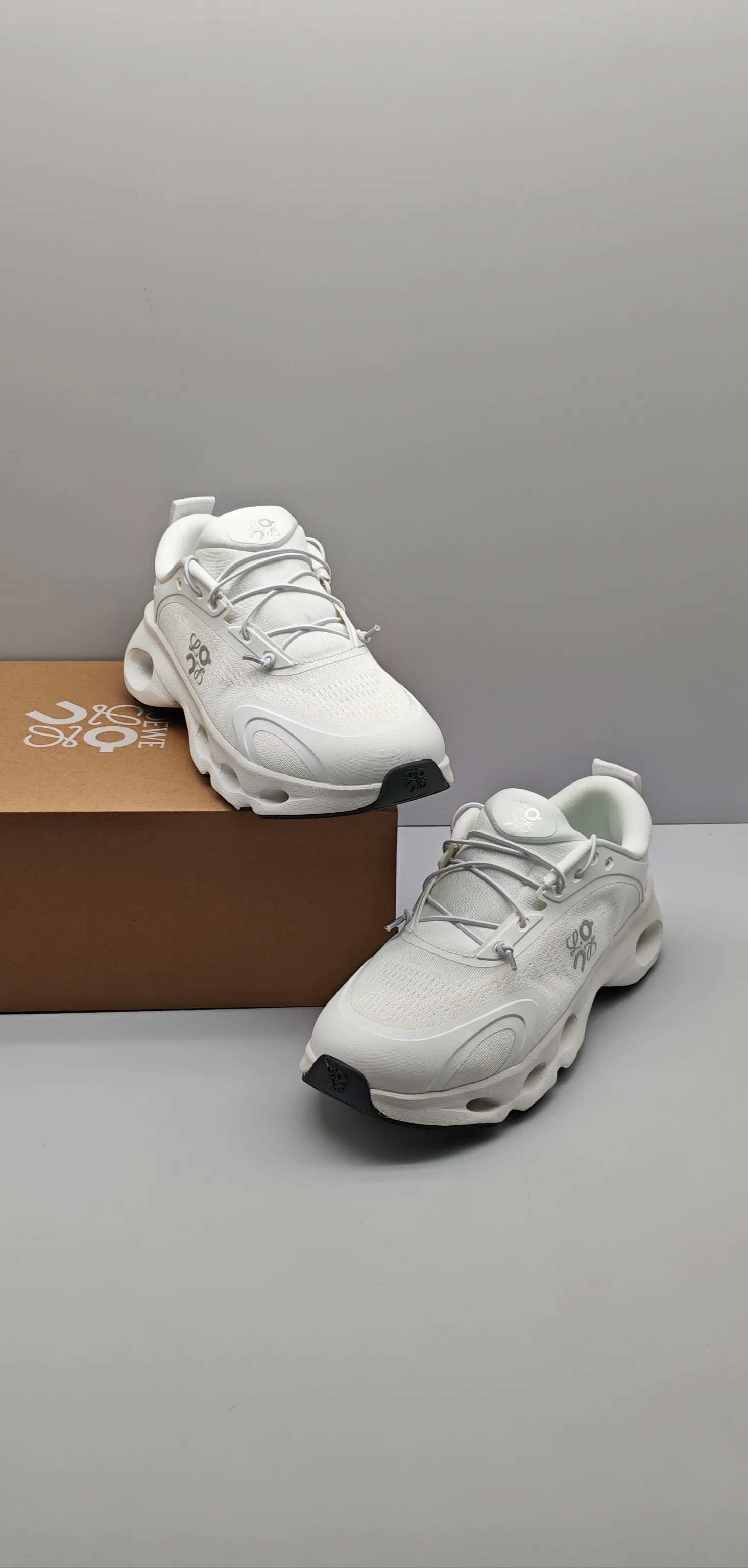 Кроссовки Женские Loewe 13193996