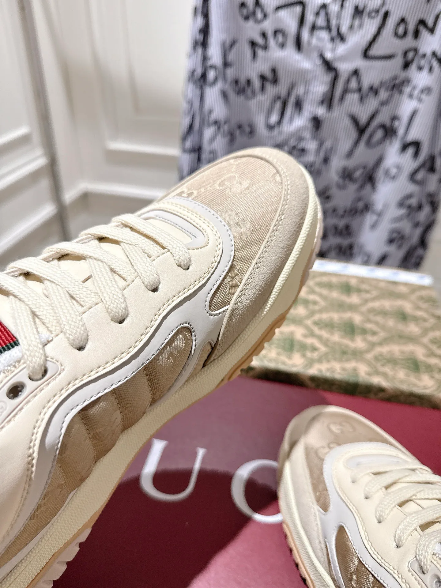 Кроссовки Женские Gucci 354826