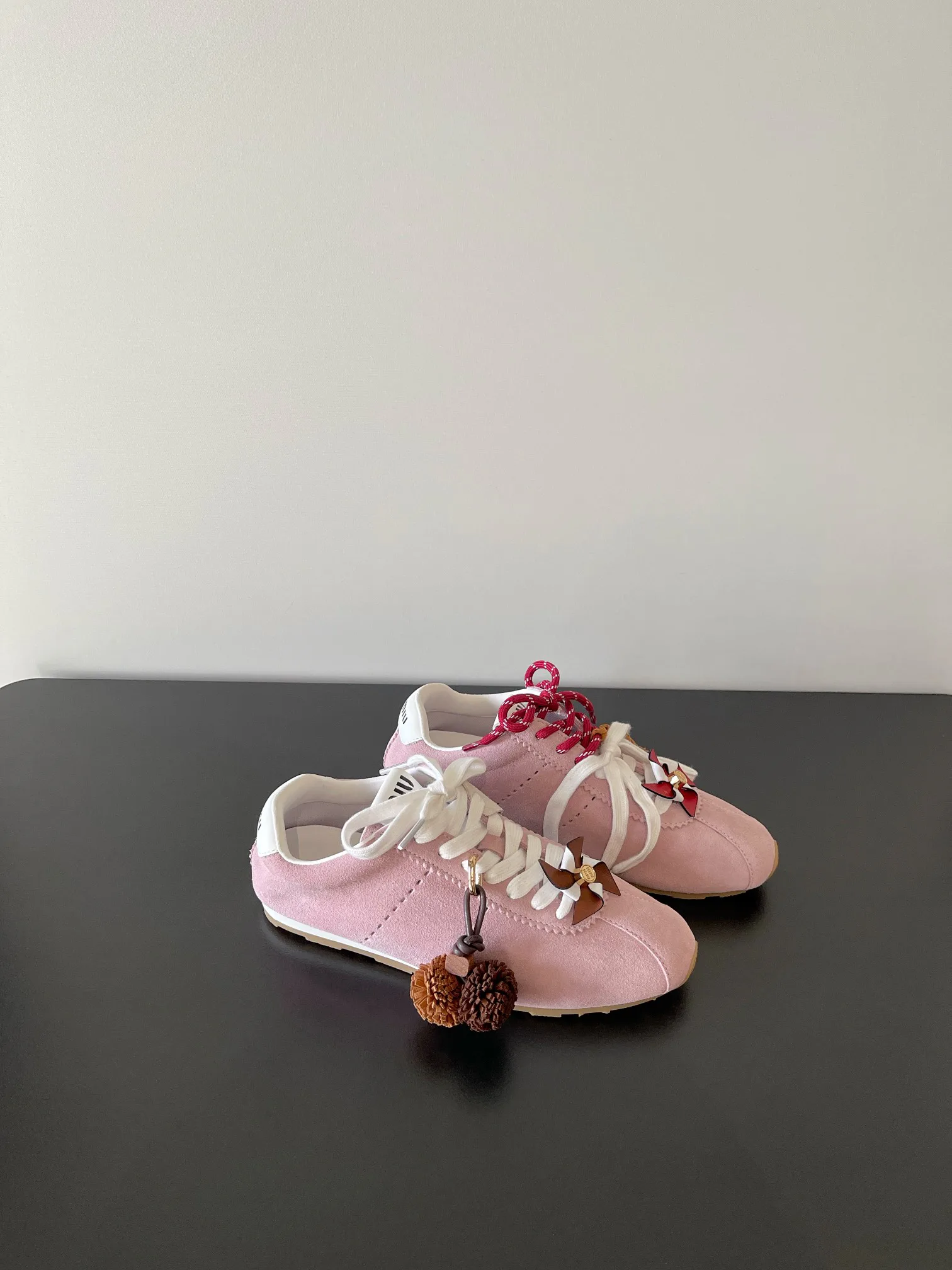 Кроссовки Женские Miu Miu 18703408