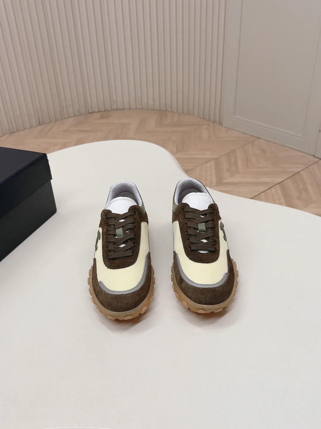 Кроссовки Женские Chanel 13132832