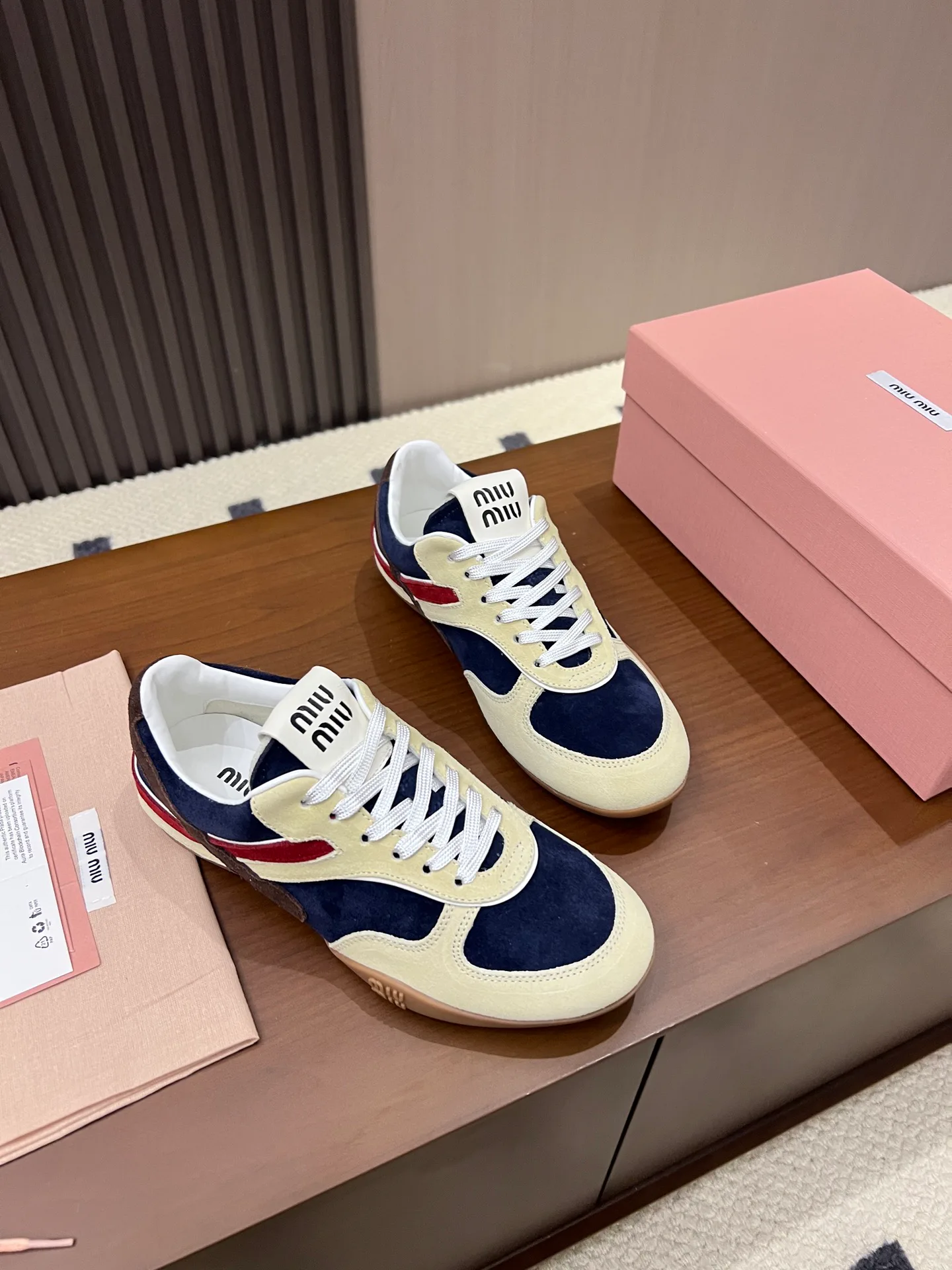 Кроссовки Женские Miu Miu 19044315