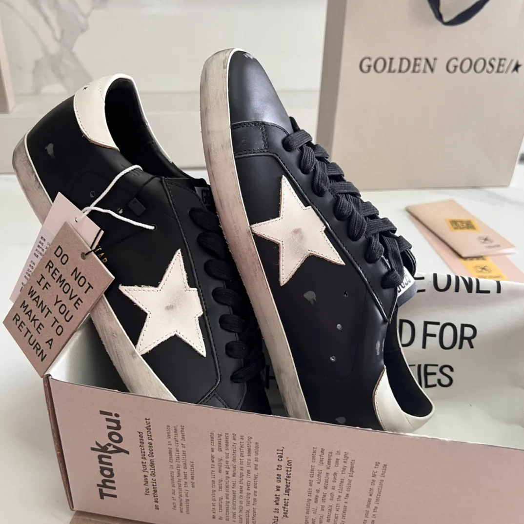 Кроссовки Женские Golden Goose 16995647