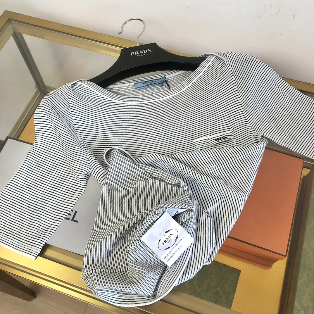 Футболки Женские Prada 13556055