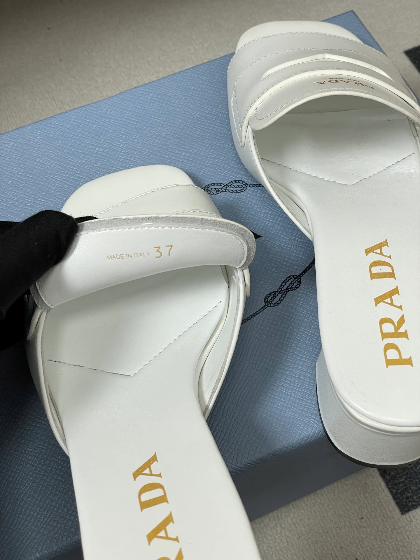 Босоножки Женские Prada 10993967