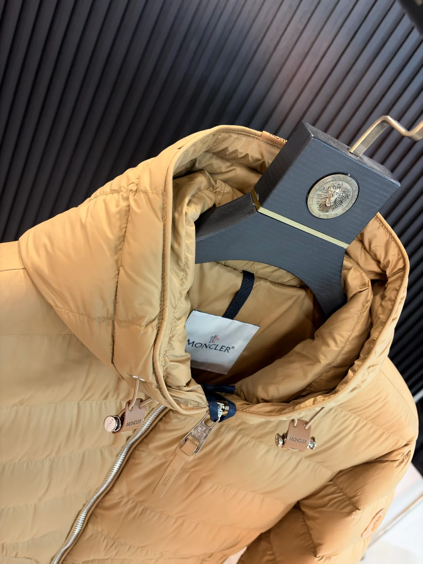 Куртки И Пуховики Женские Moncler 18188489