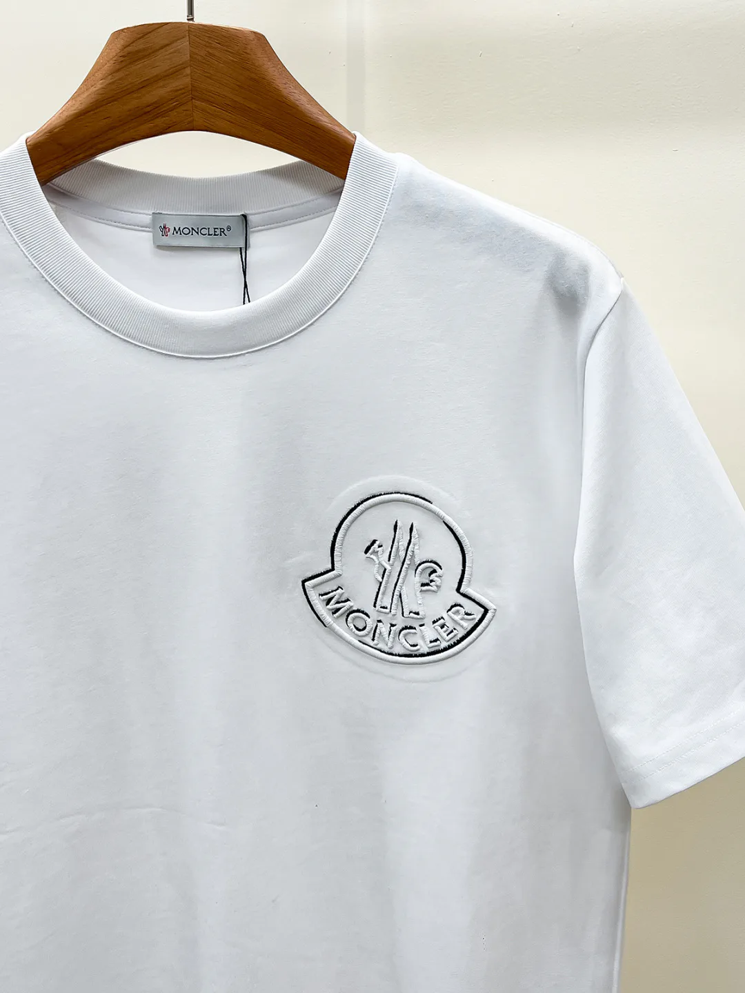 Футболки Женские Moncler 11415751