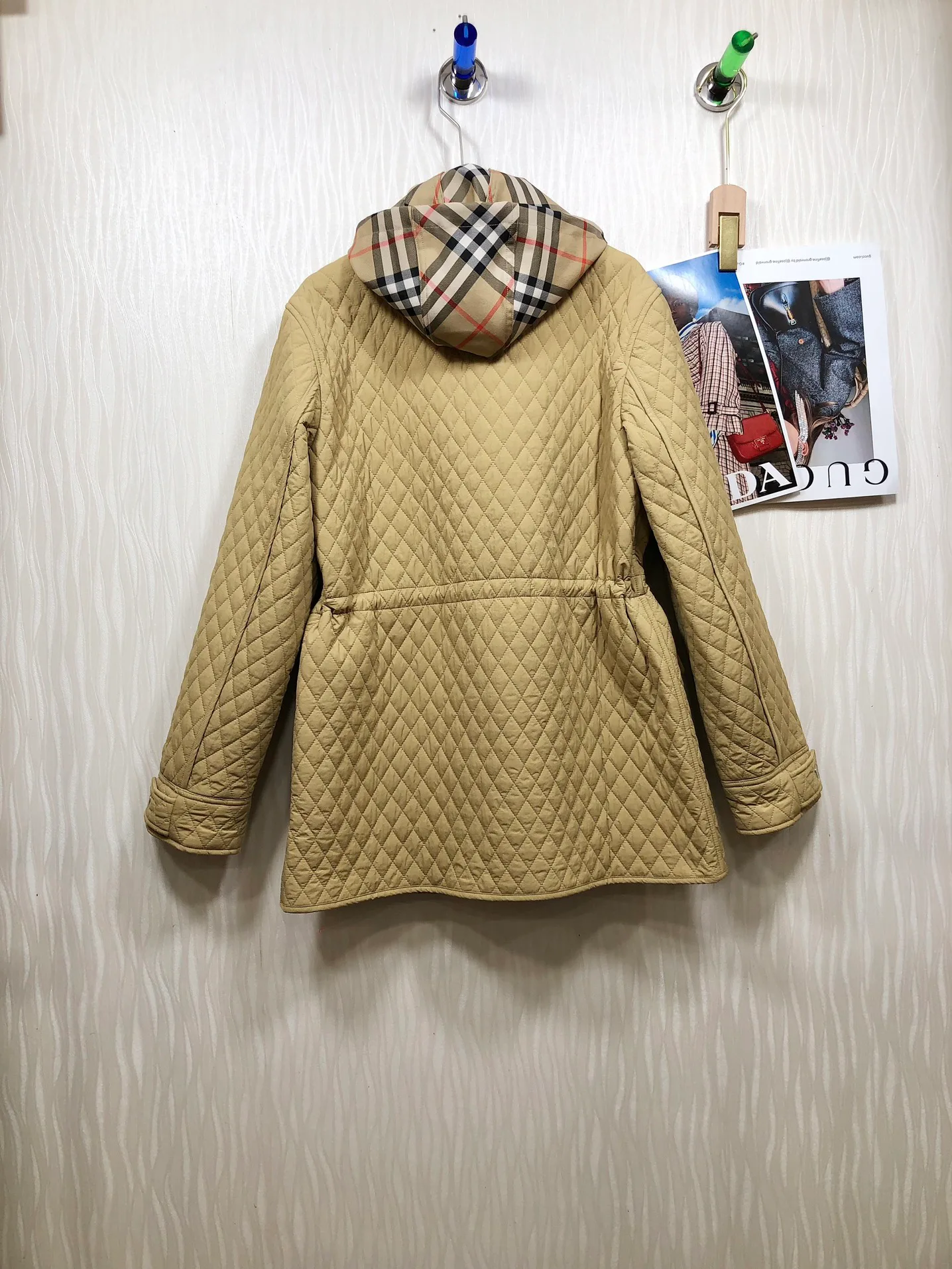 Куртки И Пуховики Женские Burberry 14233