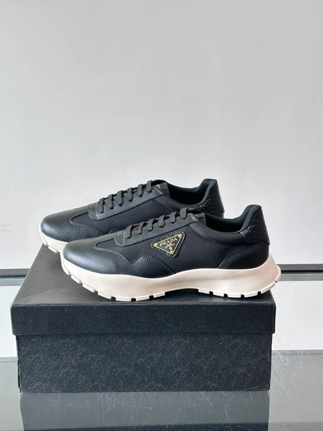 Кроссовки Мужские Prada 17982157