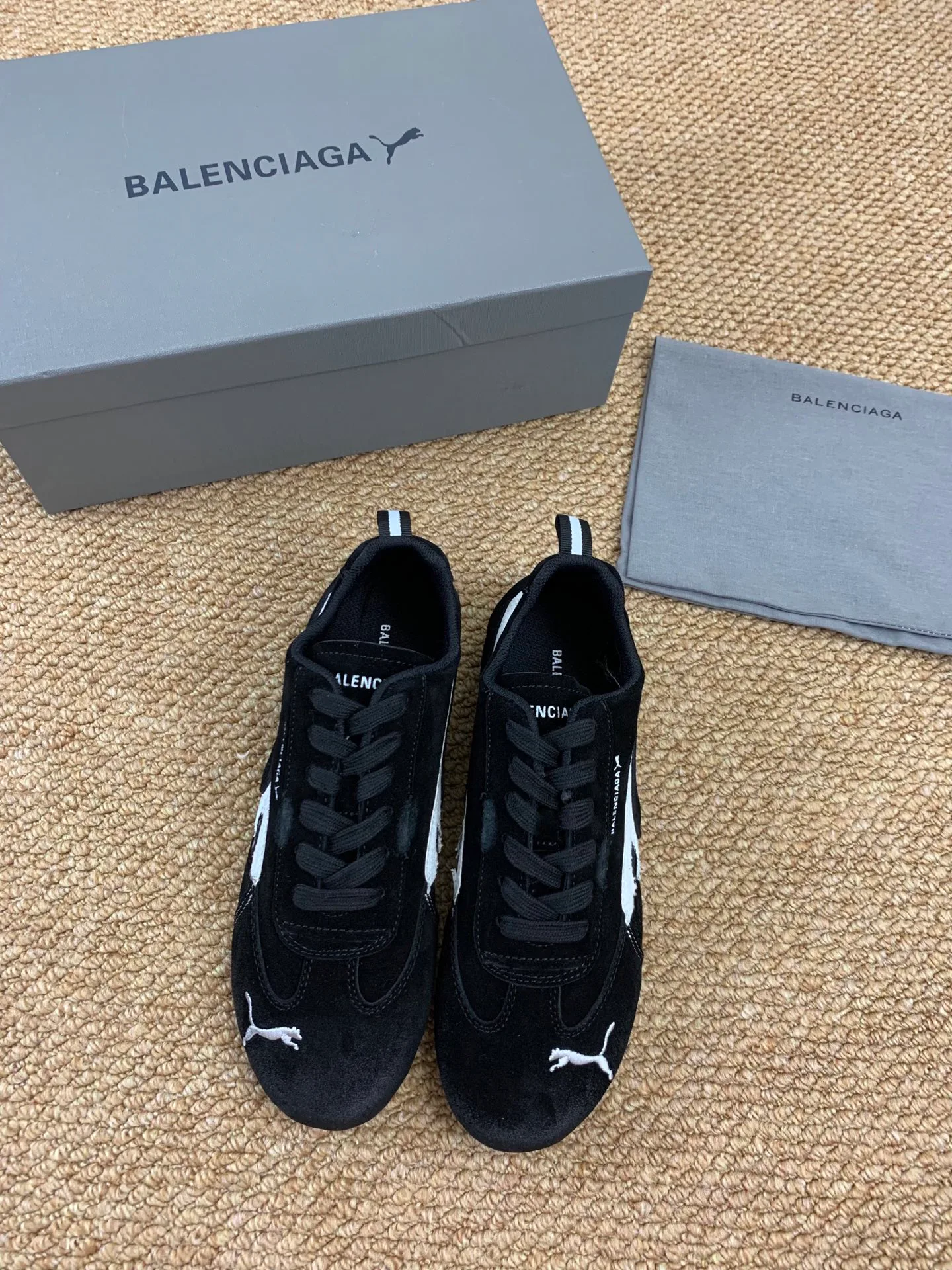 Кроссовки Женские Balenciaga 17545262