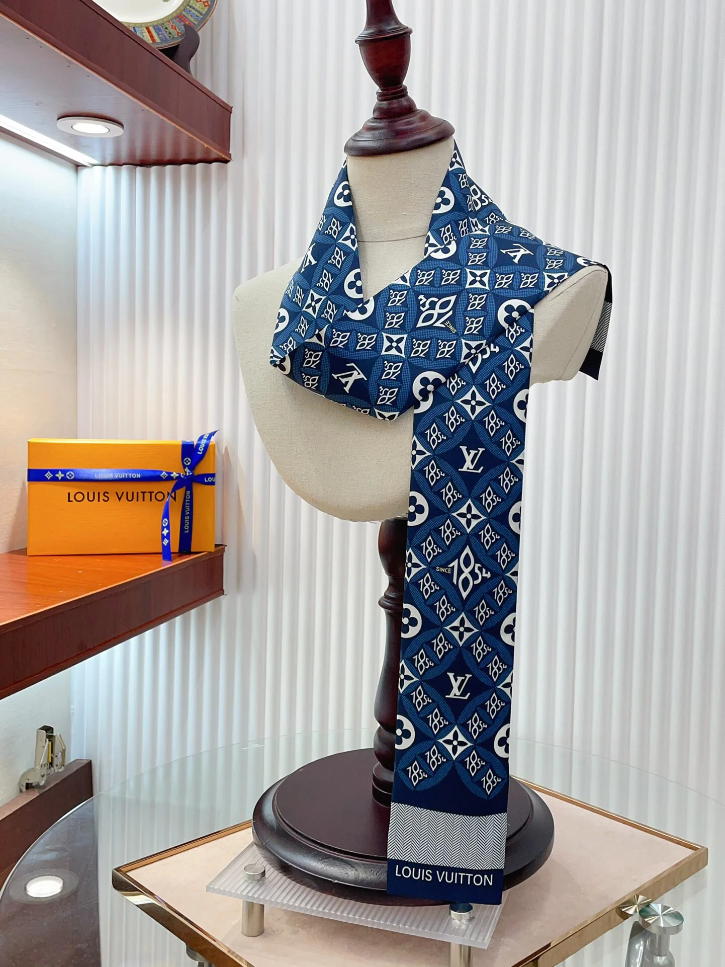 Шарфы Louis Vuitton 15379