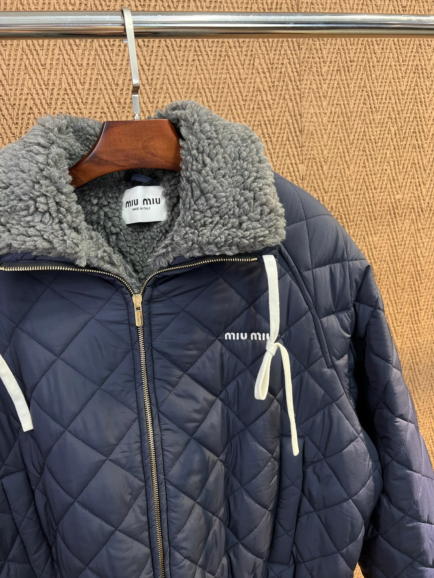 Куртки И Пуховики Женские Miu Miu 18324216