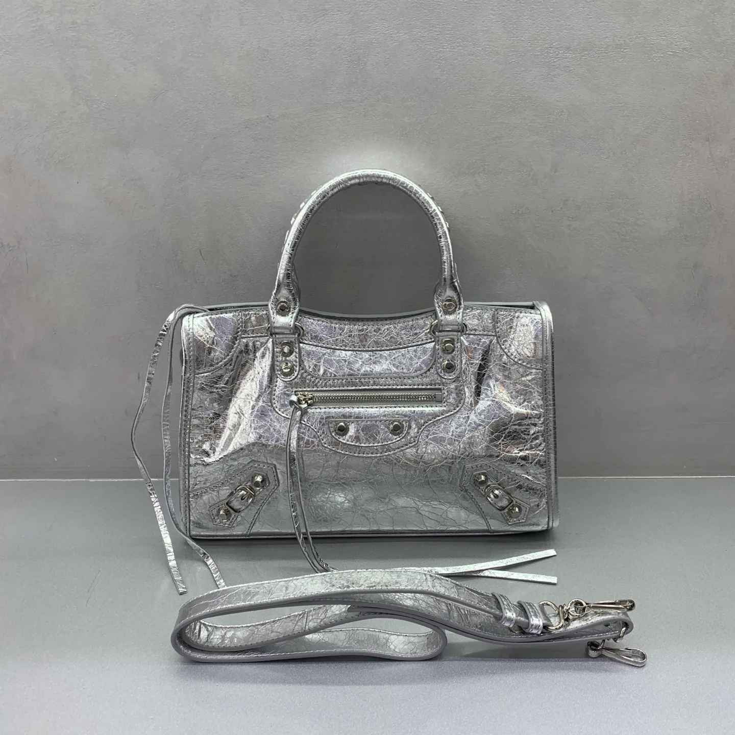 Классические Сумки Женские Balenciaga 18136161