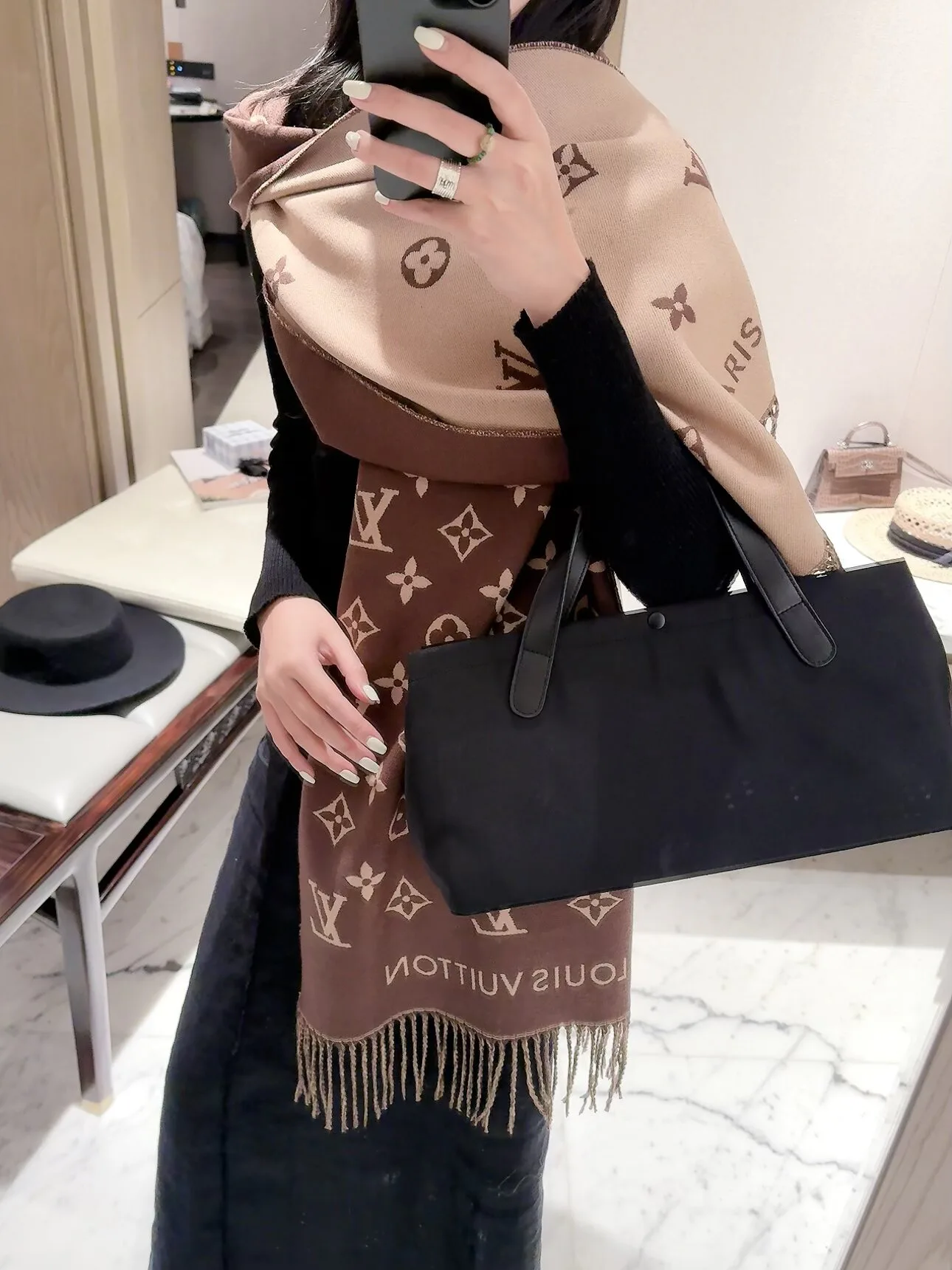 Шарфы Louis Vuitton 18322602