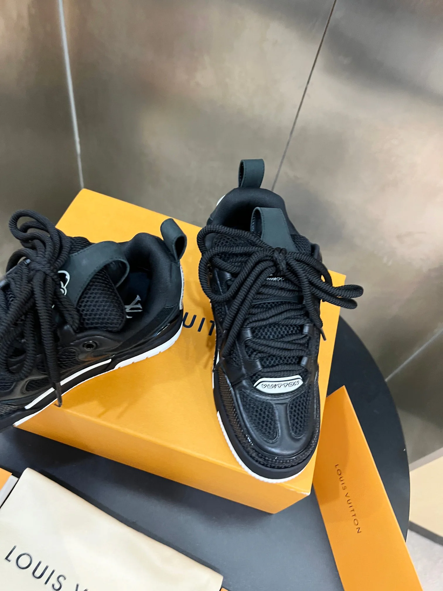 Кроссовки Мужские Louis Vuitton 9956