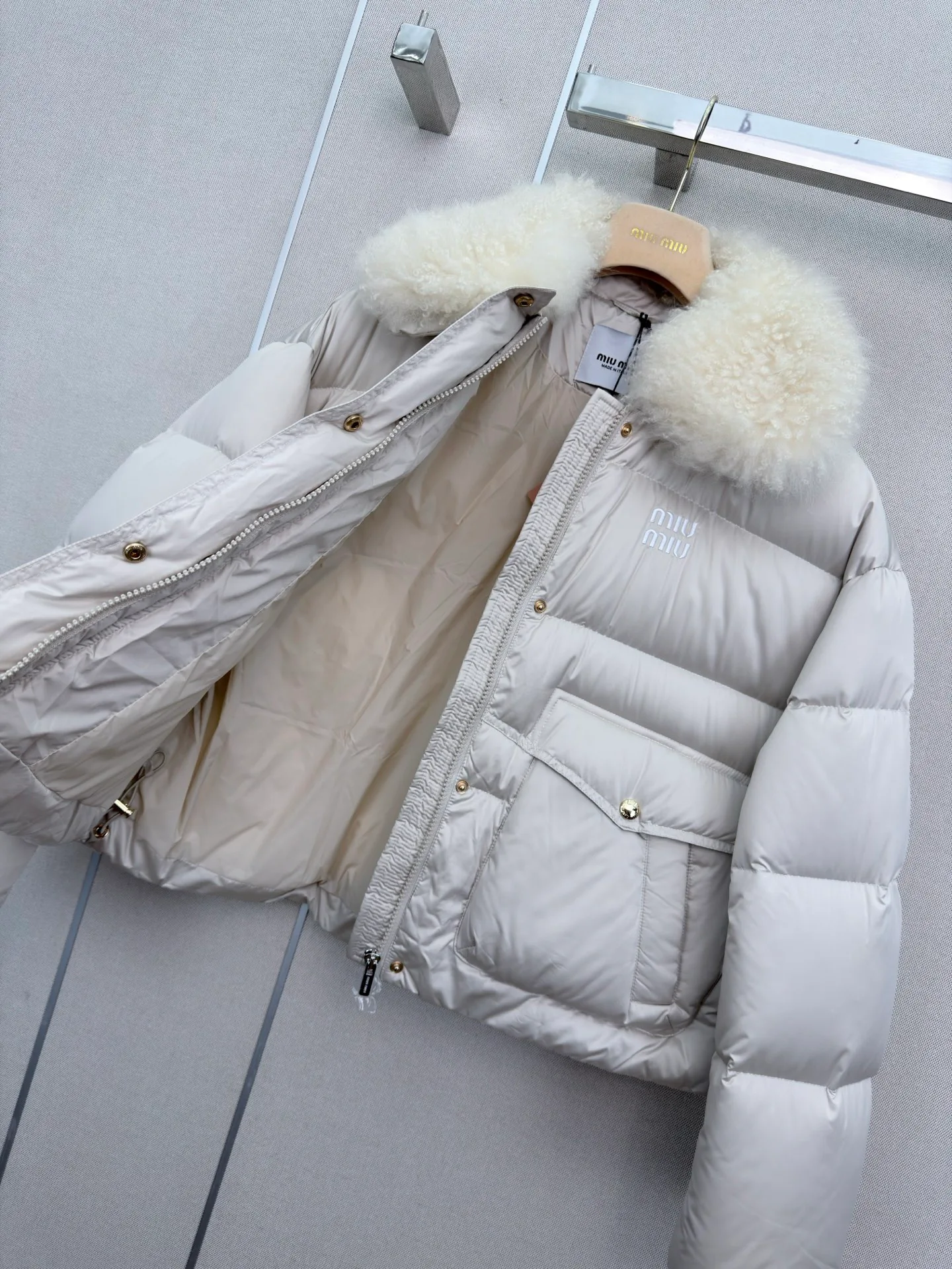 Куртки И Пуховики Женские Miu Miu 18185758