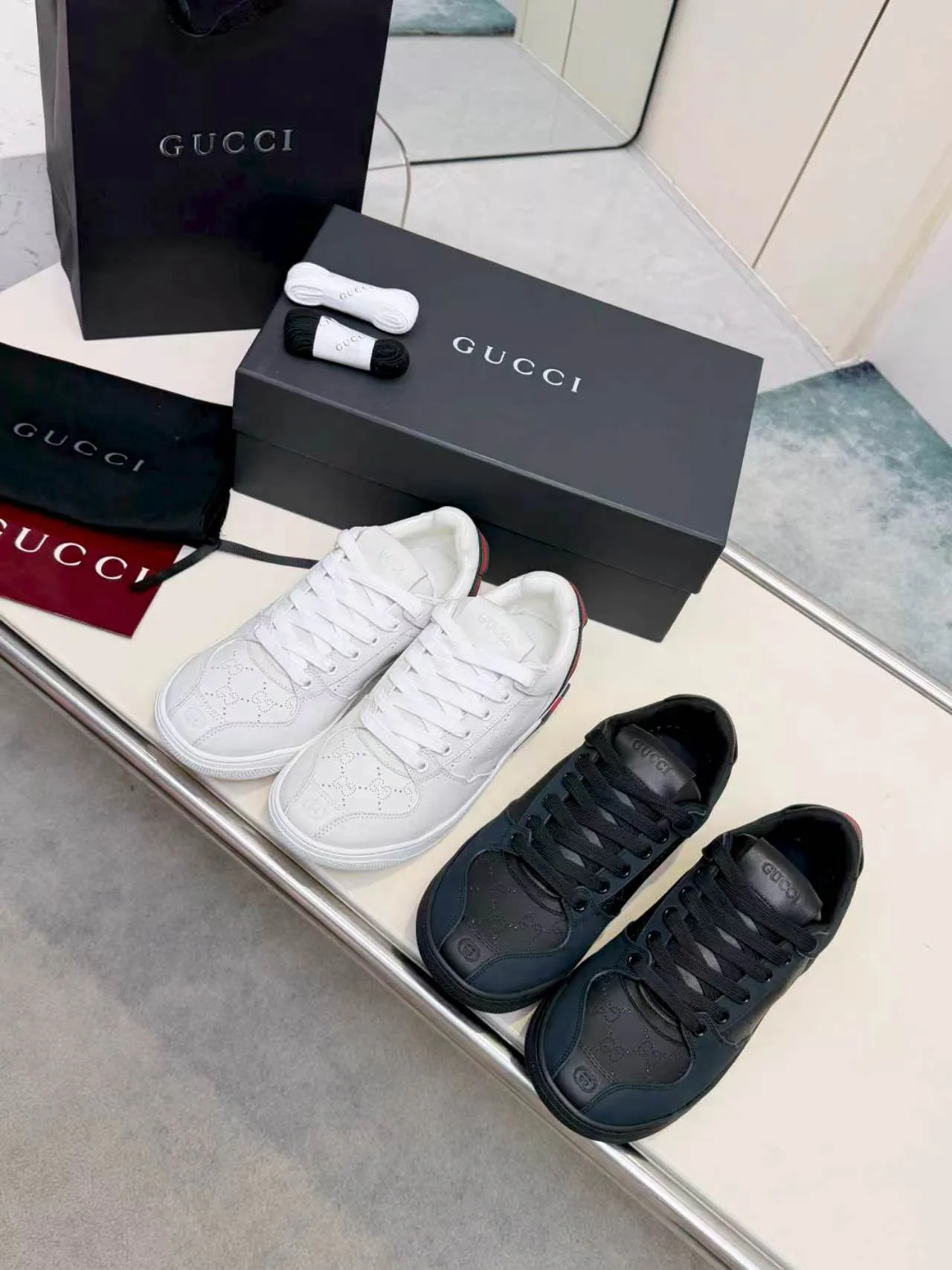 Кроссовки Женские Gucci 18311599